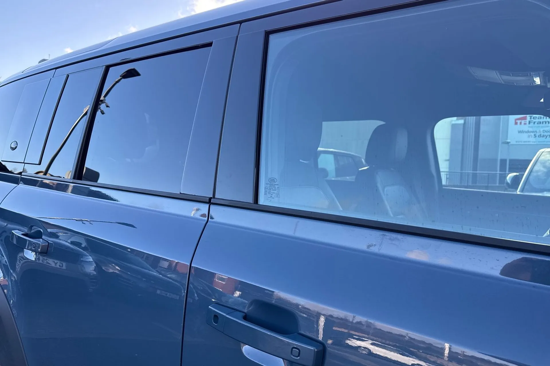 LAND ROVER DEFENDER thumbnail image number 24