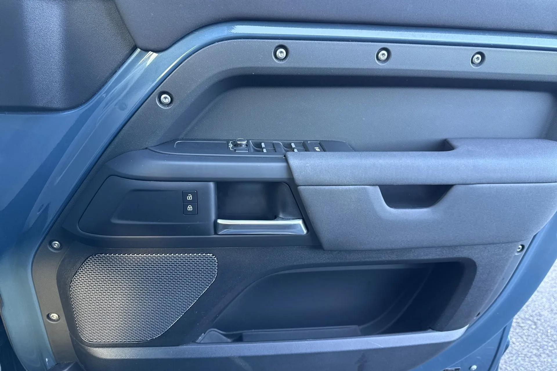 LAND ROVER DEFENDER thumbnail image number 48