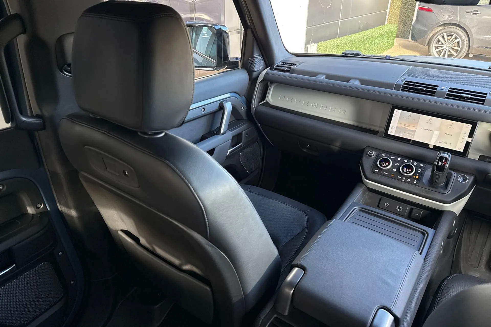 LAND ROVER DEFENDER thumbnail image number 40