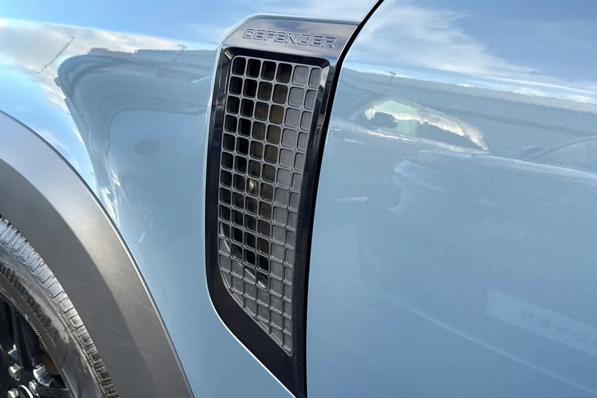 LAND ROVER DEFENDER thumbnail image number 25