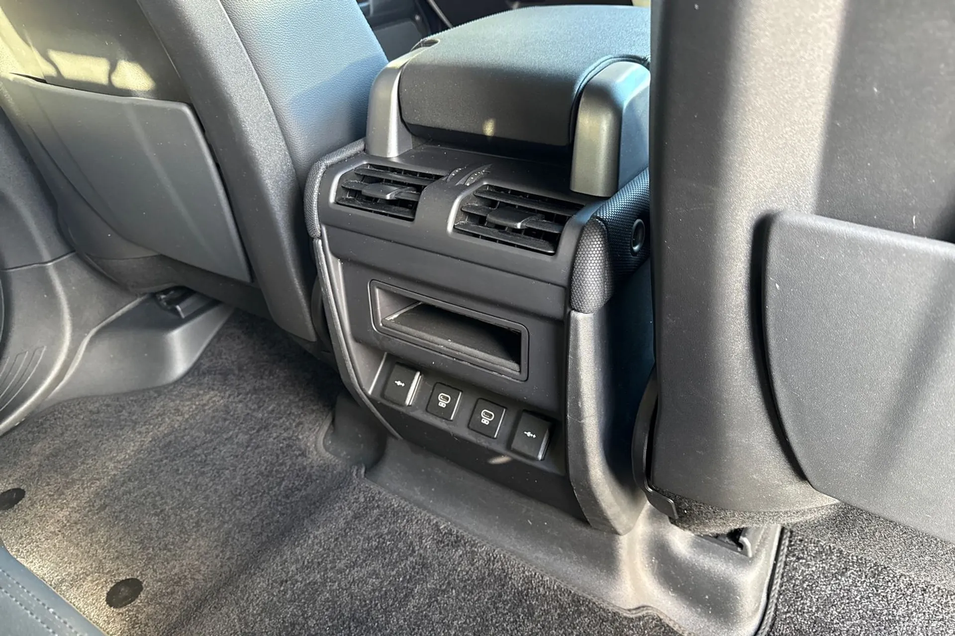 LAND ROVER DEFENDER thumbnail image number 54