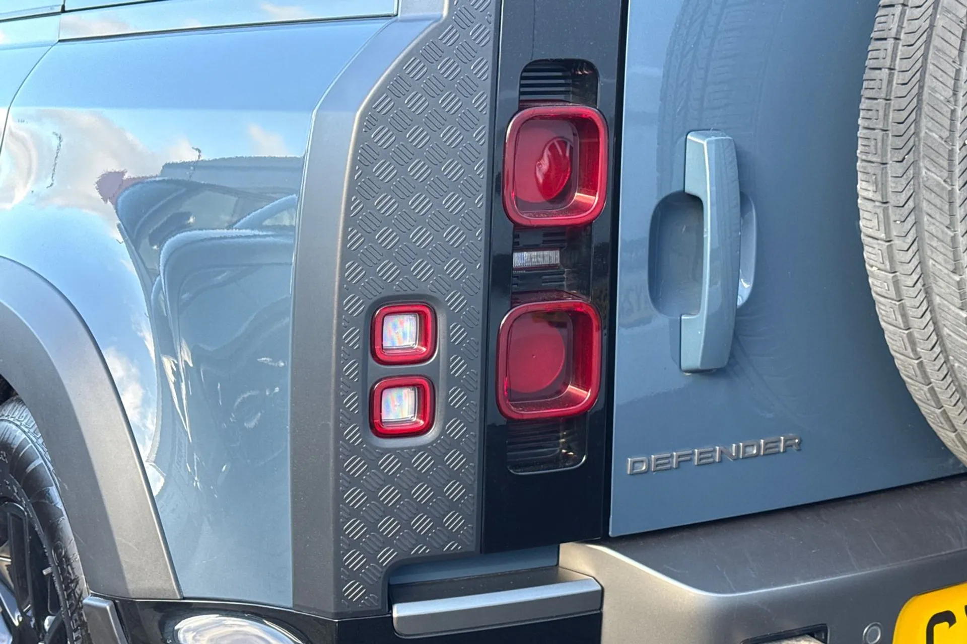 LAND ROVER DEFENDER thumbnail image number 21