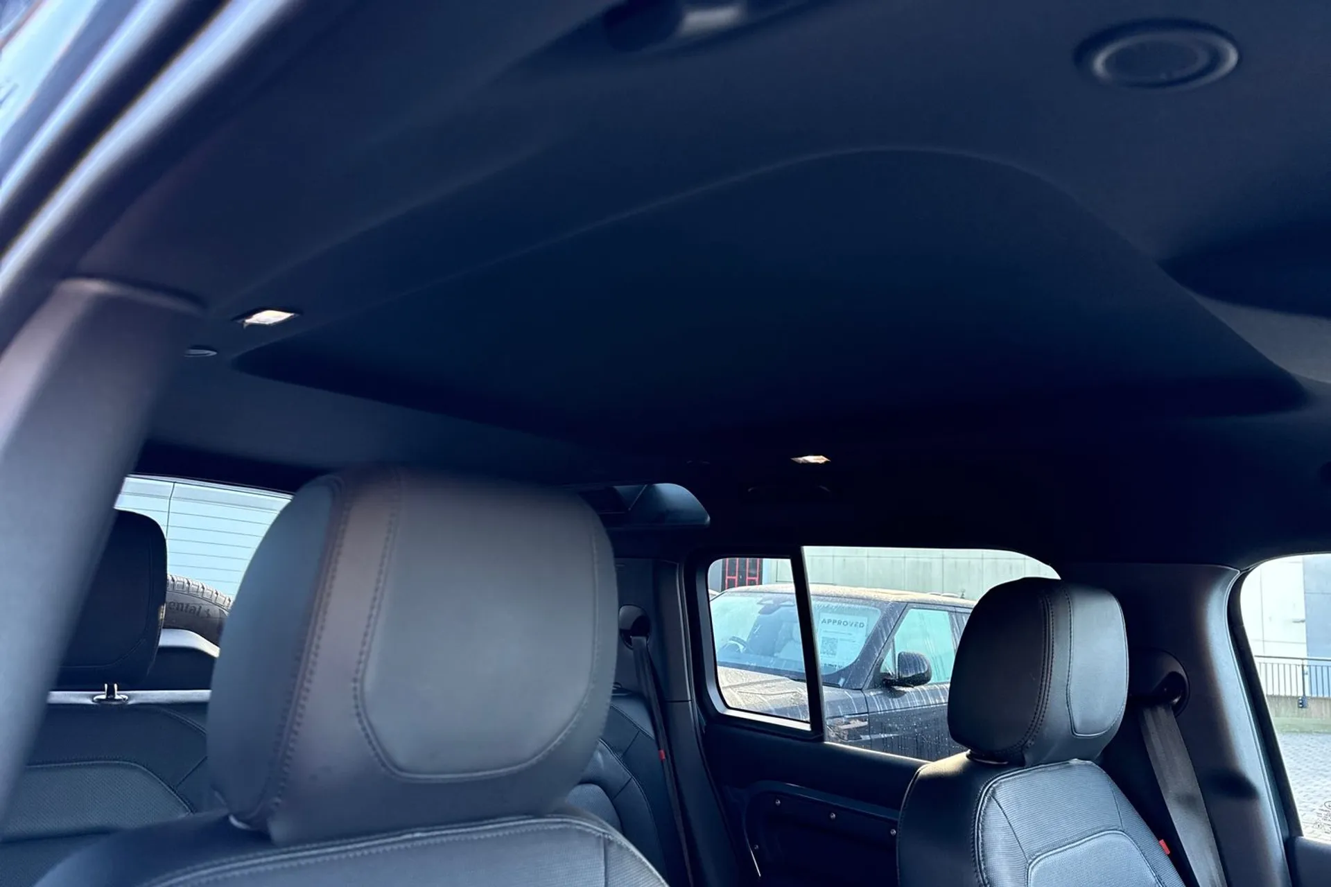 LAND ROVER DEFENDER thumbnail image number 9