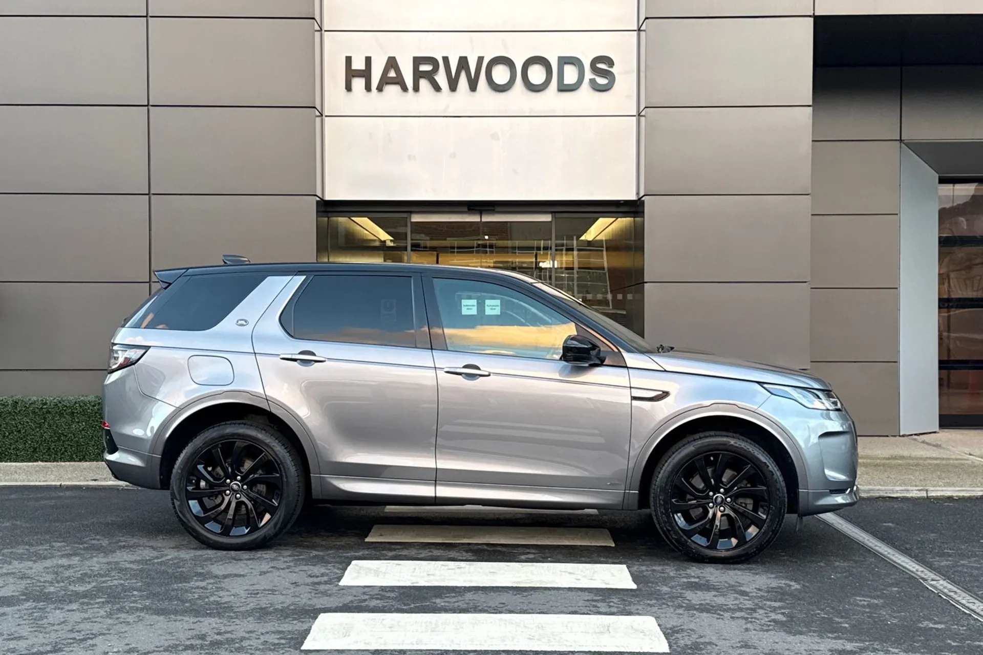 LAND ROVER DISCOVERY SPORT thumbnail image number 2