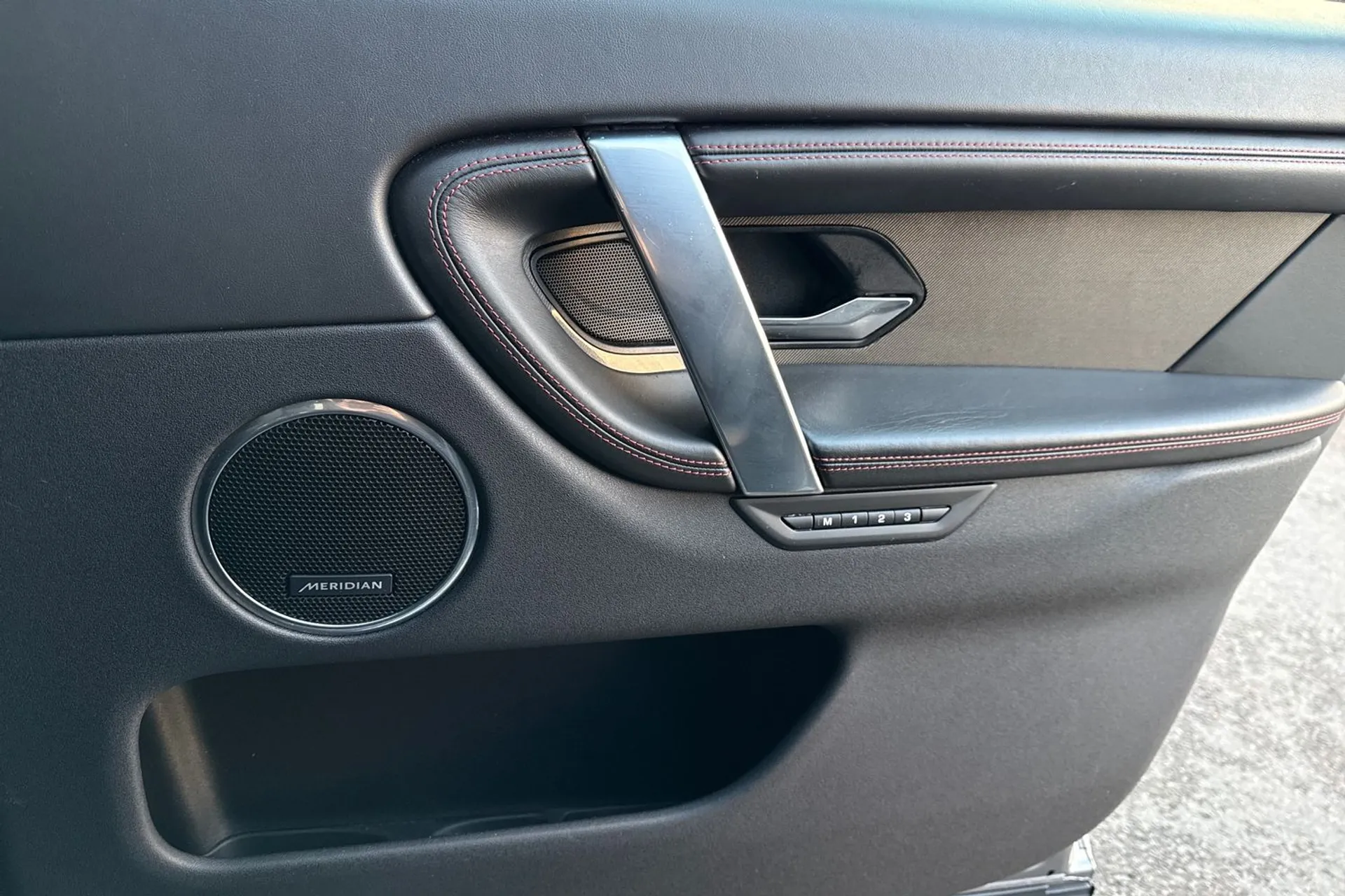 LAND ROVER DISCOVERY SPORT thumbnail image number 52