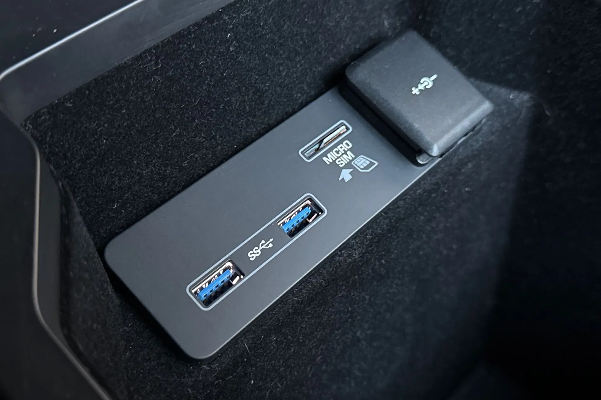 LAND ROVER DISCOVERY SPORT thumbnail image number 57