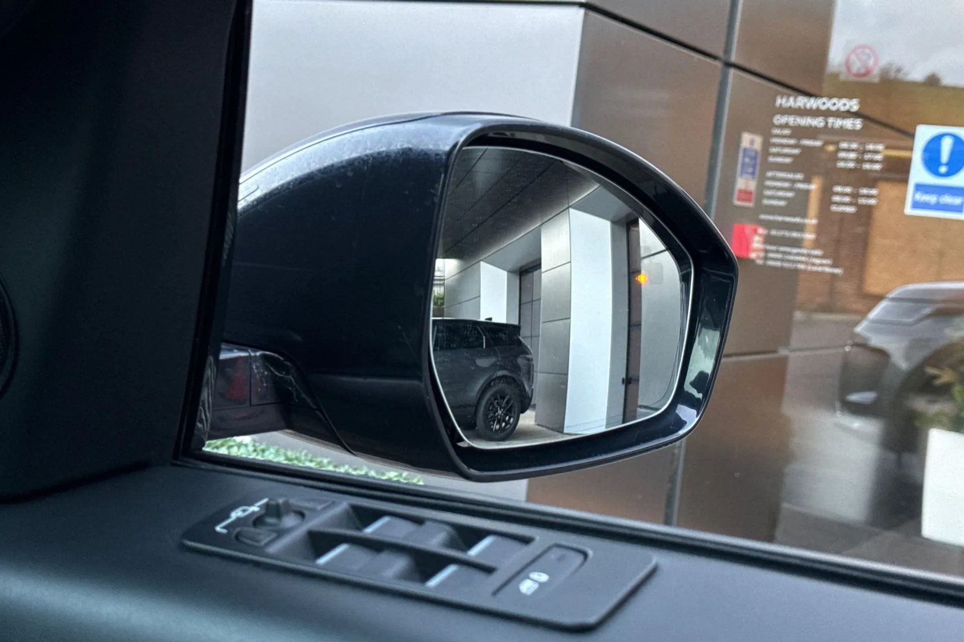 LAND ROVER DISCOVERY SPORT thumbnail image number 19