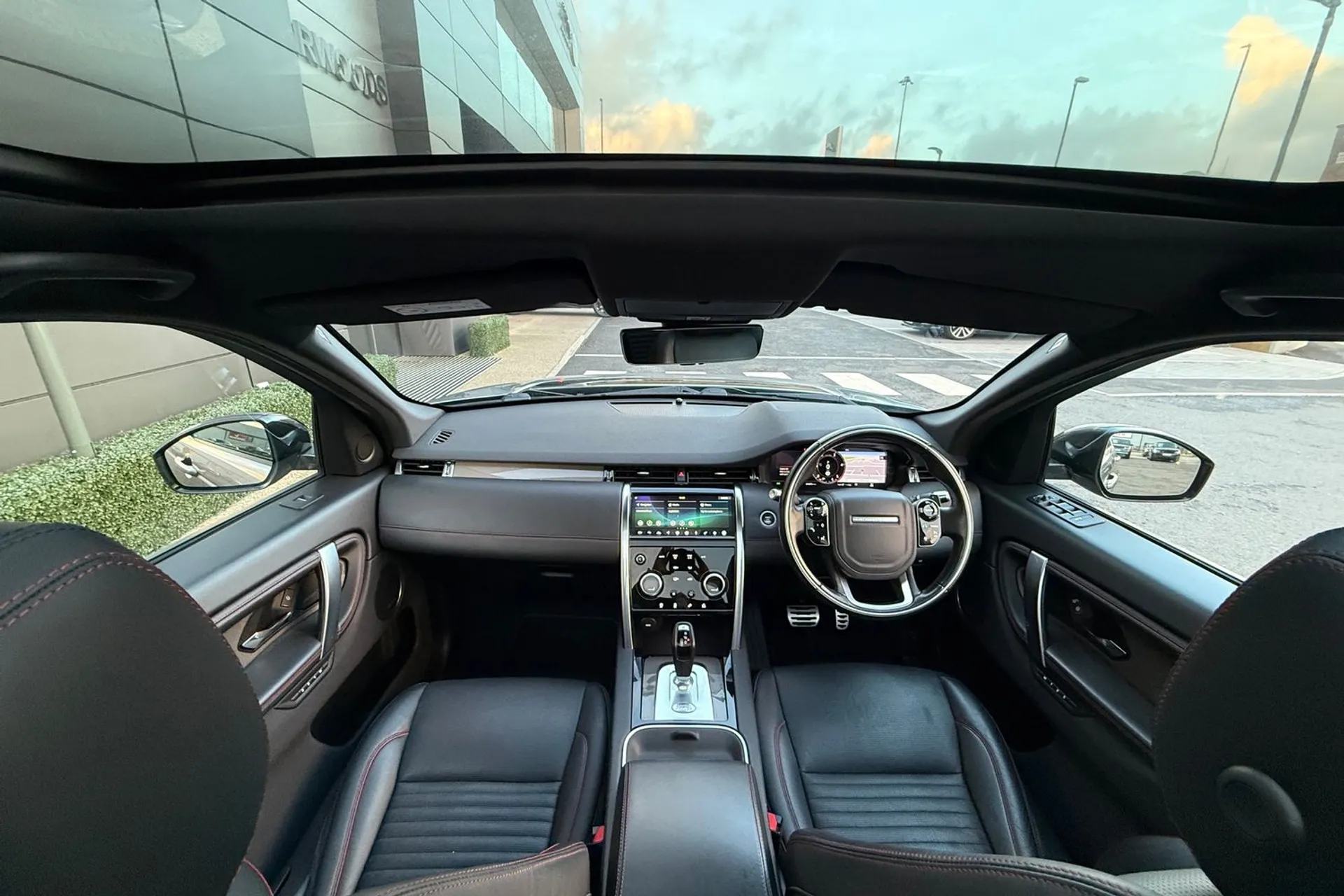 LAND ROVER DISCOVERY SPORT thumbnail image number 3