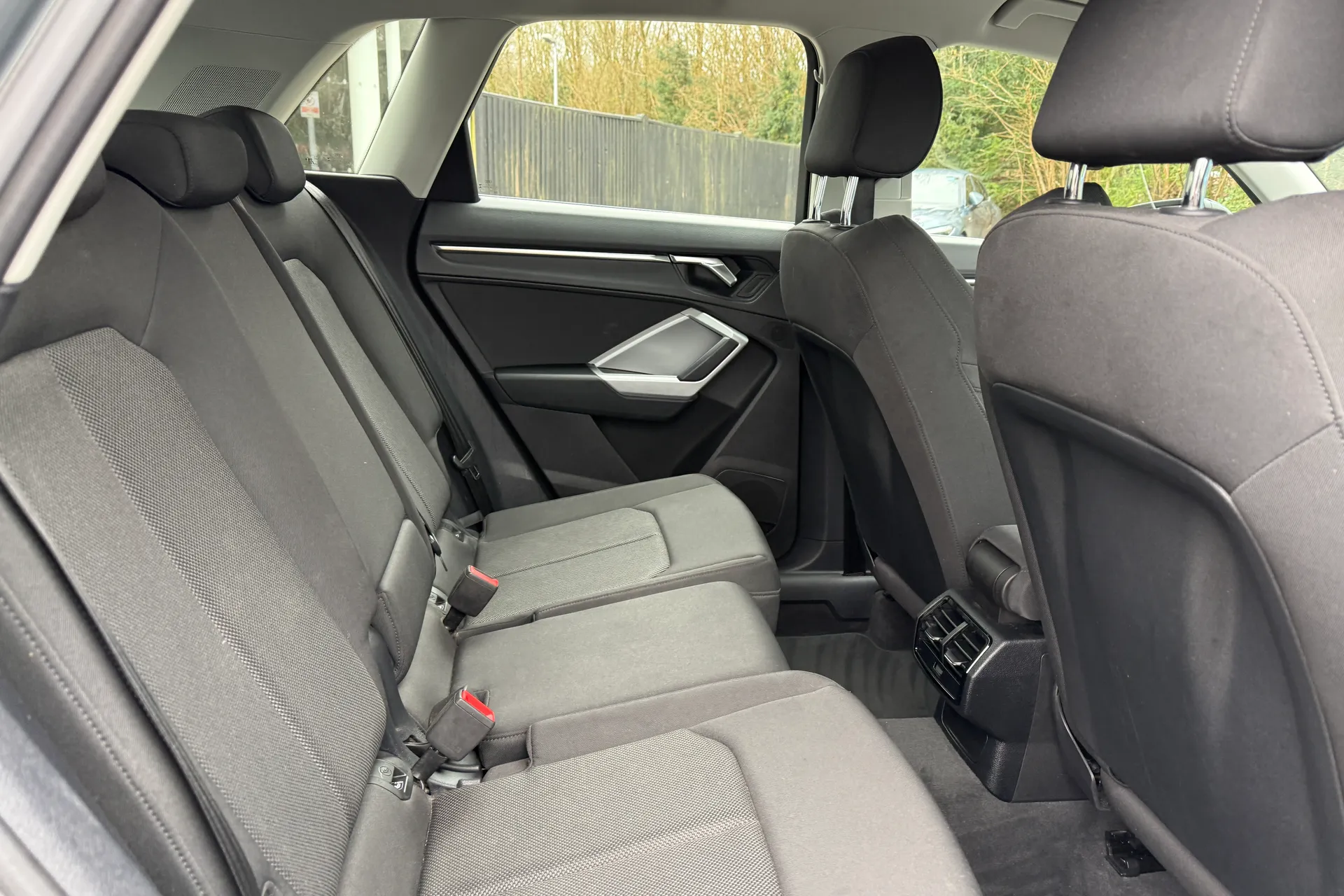 Audi Q3 thumbnail image number 28