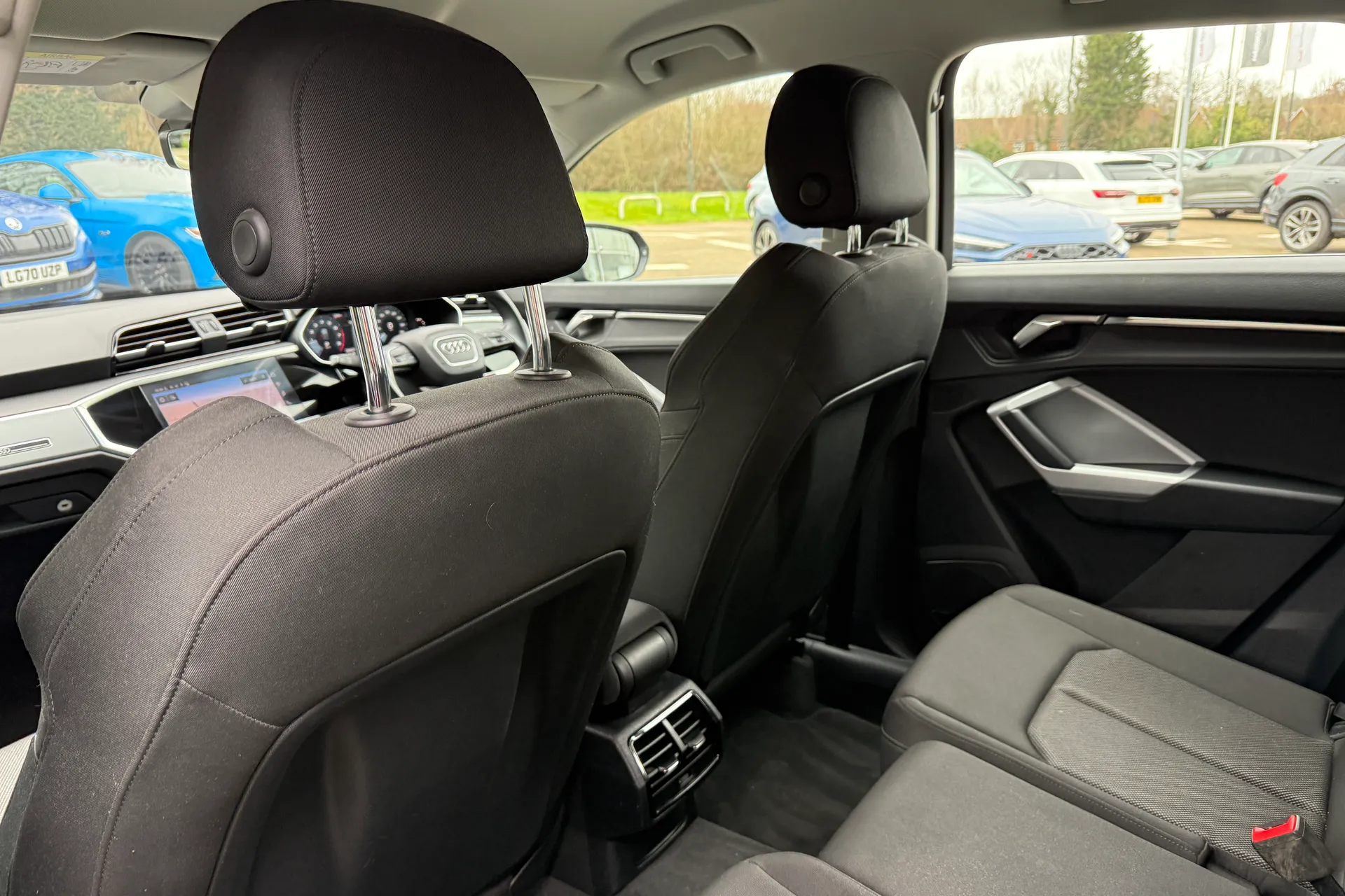 Audi Q3 thumbnail image number 43