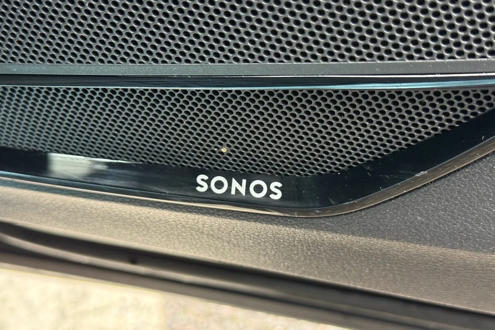 Audi Q3 thumbnail image number 21