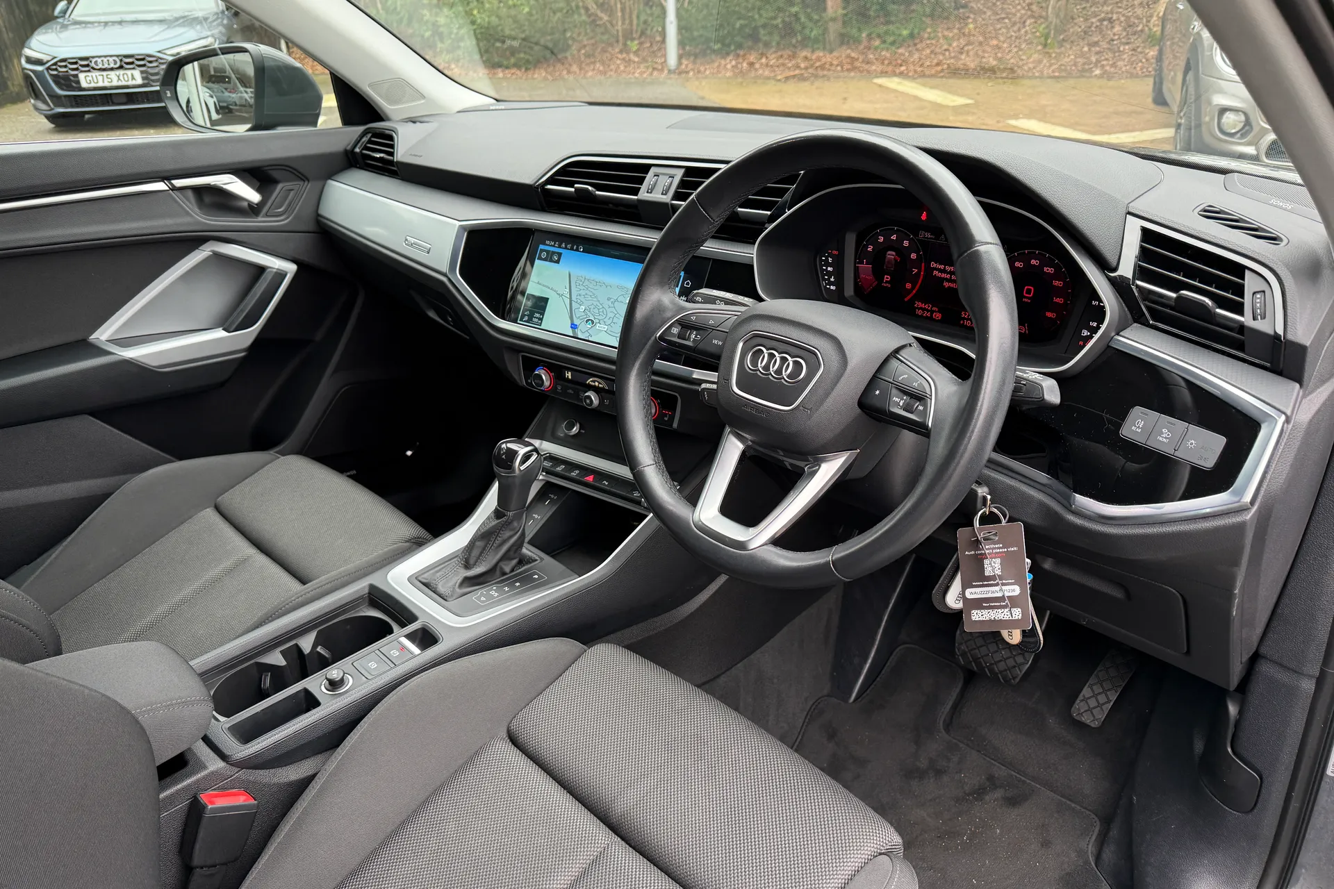 Audi Q3 thumbnail image number 22