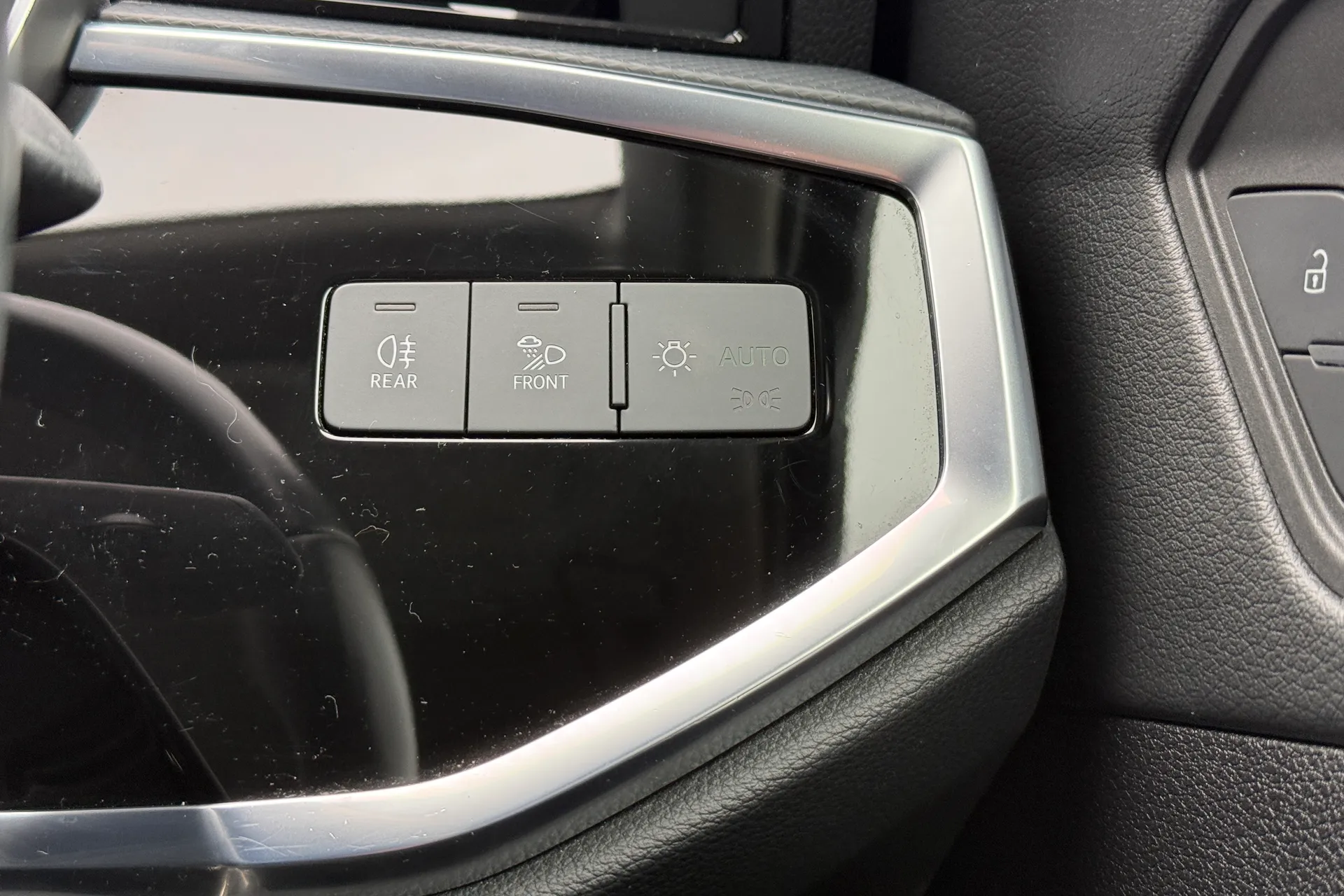 Audi Q3 thumbnail image number 14