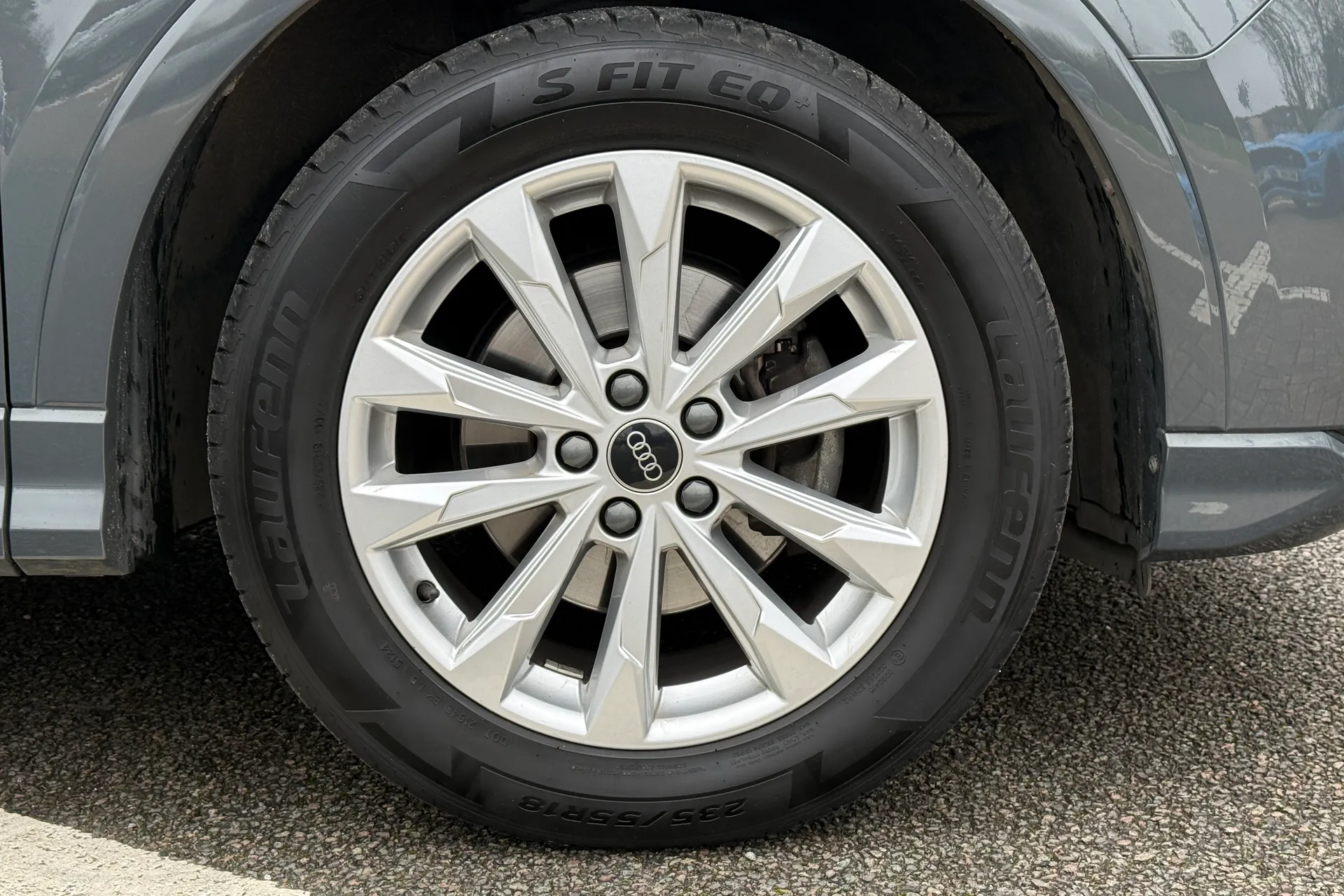 Audi Q3 thumbnail image number 25