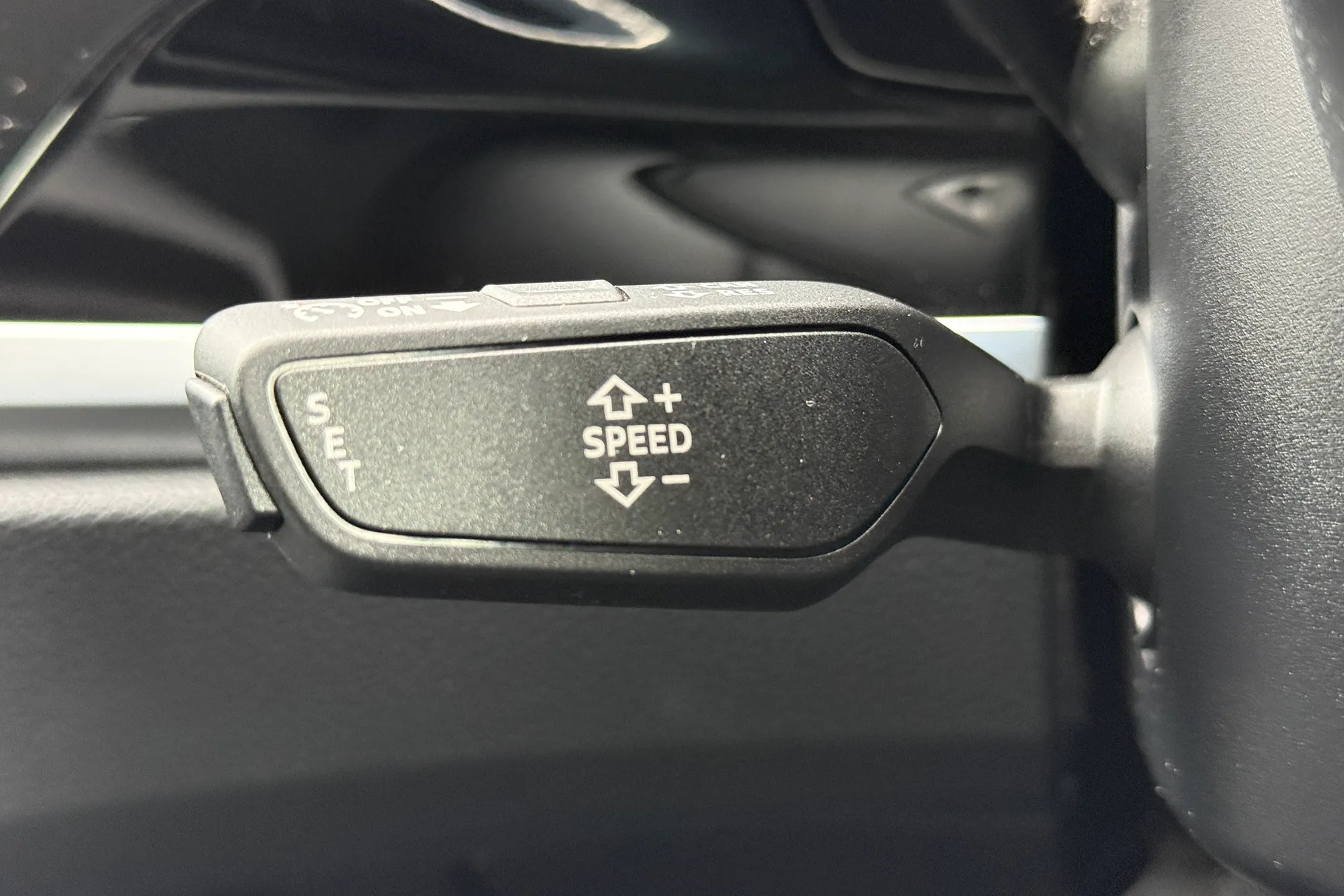 Audi Q3 thumbnail image number 11