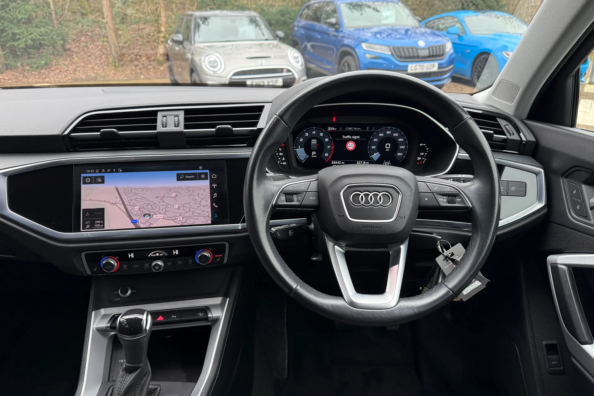 Audi Q3 thumbnail image number 33