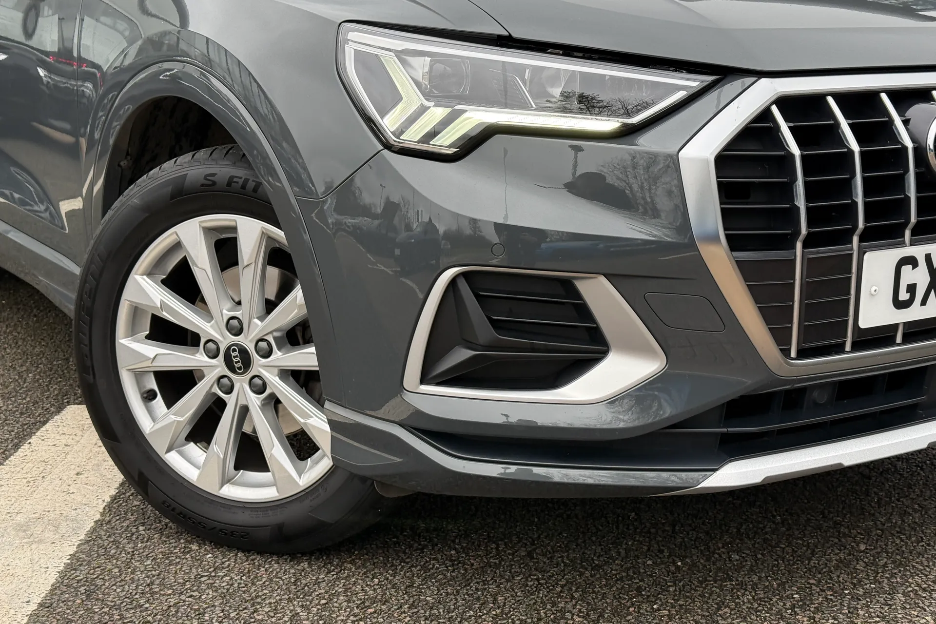 Audi Q3 thumbnail image number 7