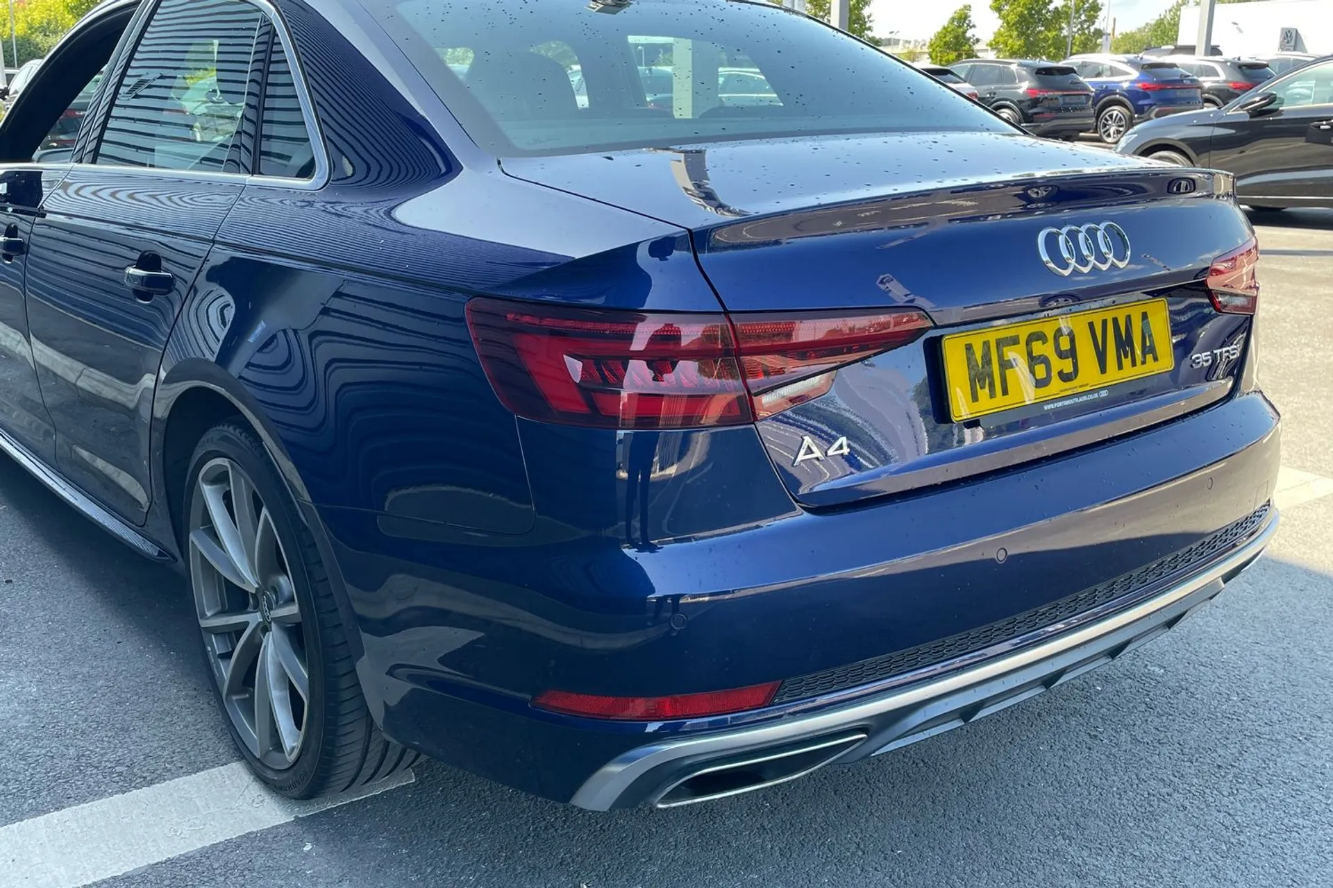 Audi A4 thumbnail image number 17