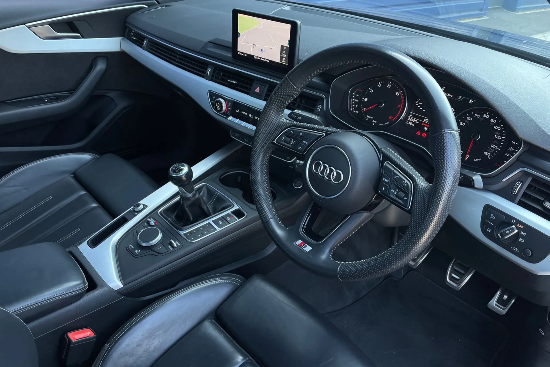 Audi A4 thumbnail image number 26