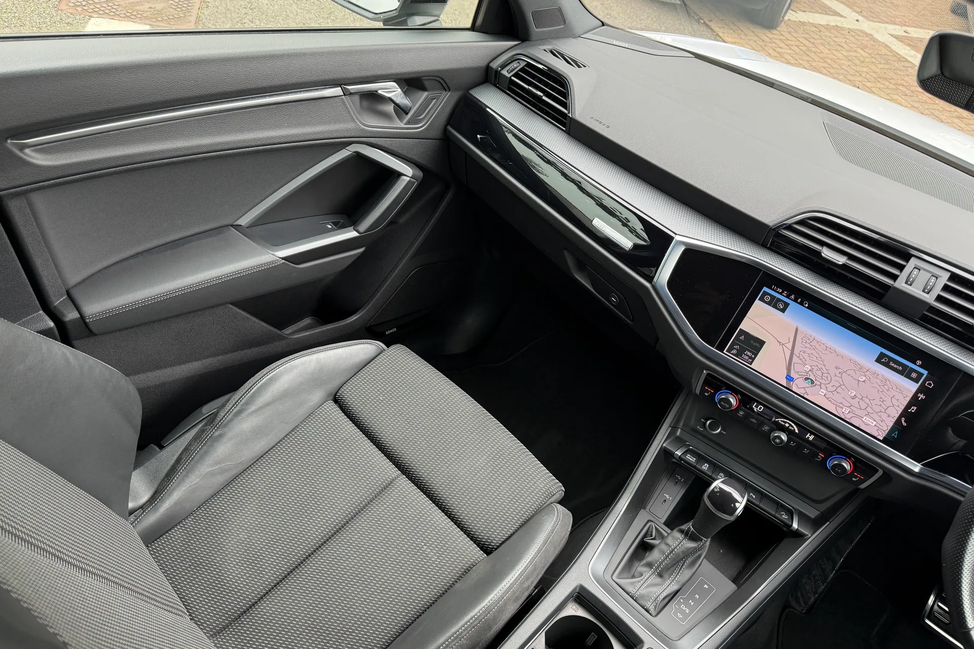 Audi Q3 thumbnail image number 55