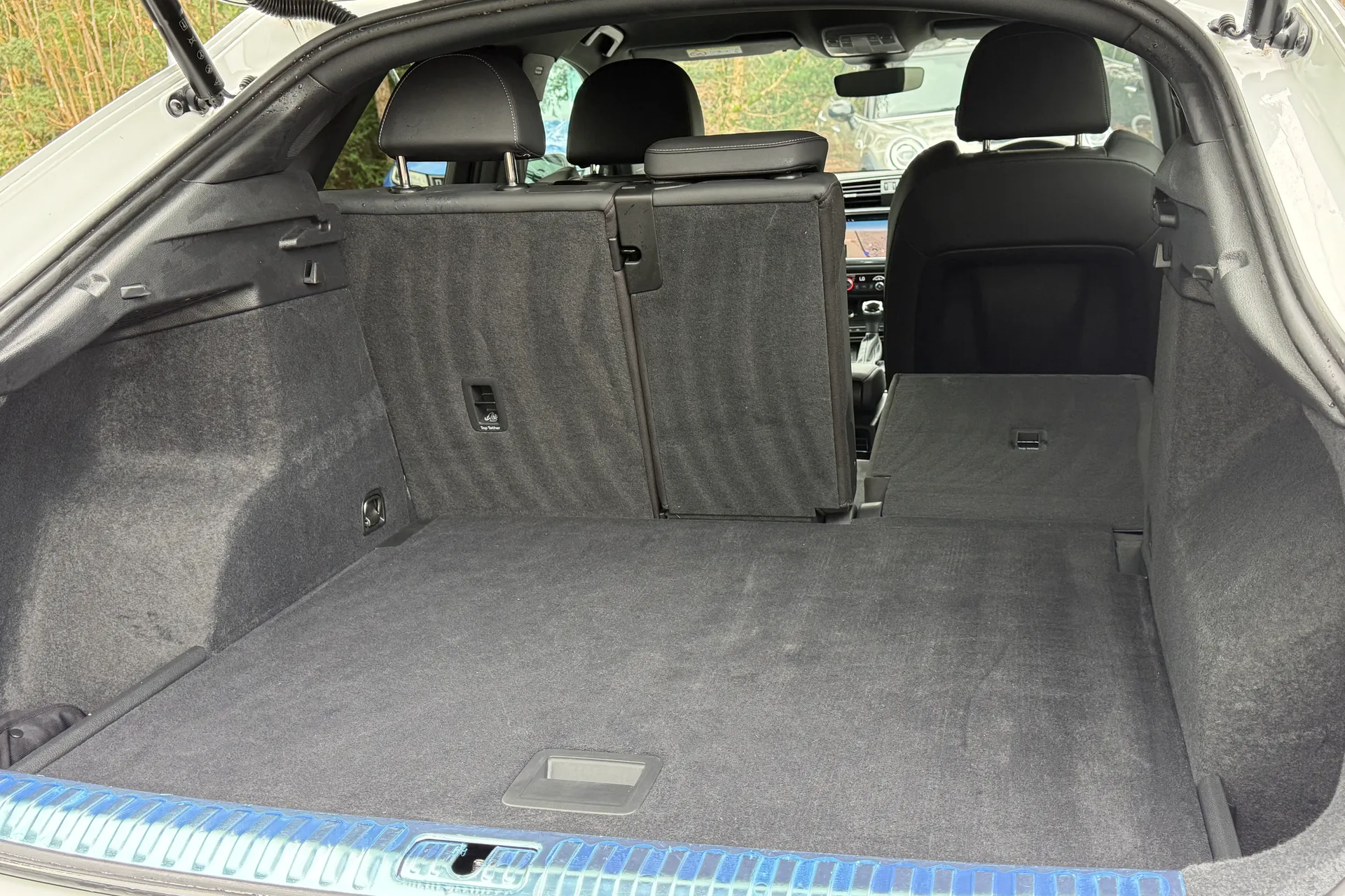 Audi Q3 thumbnail image number 38