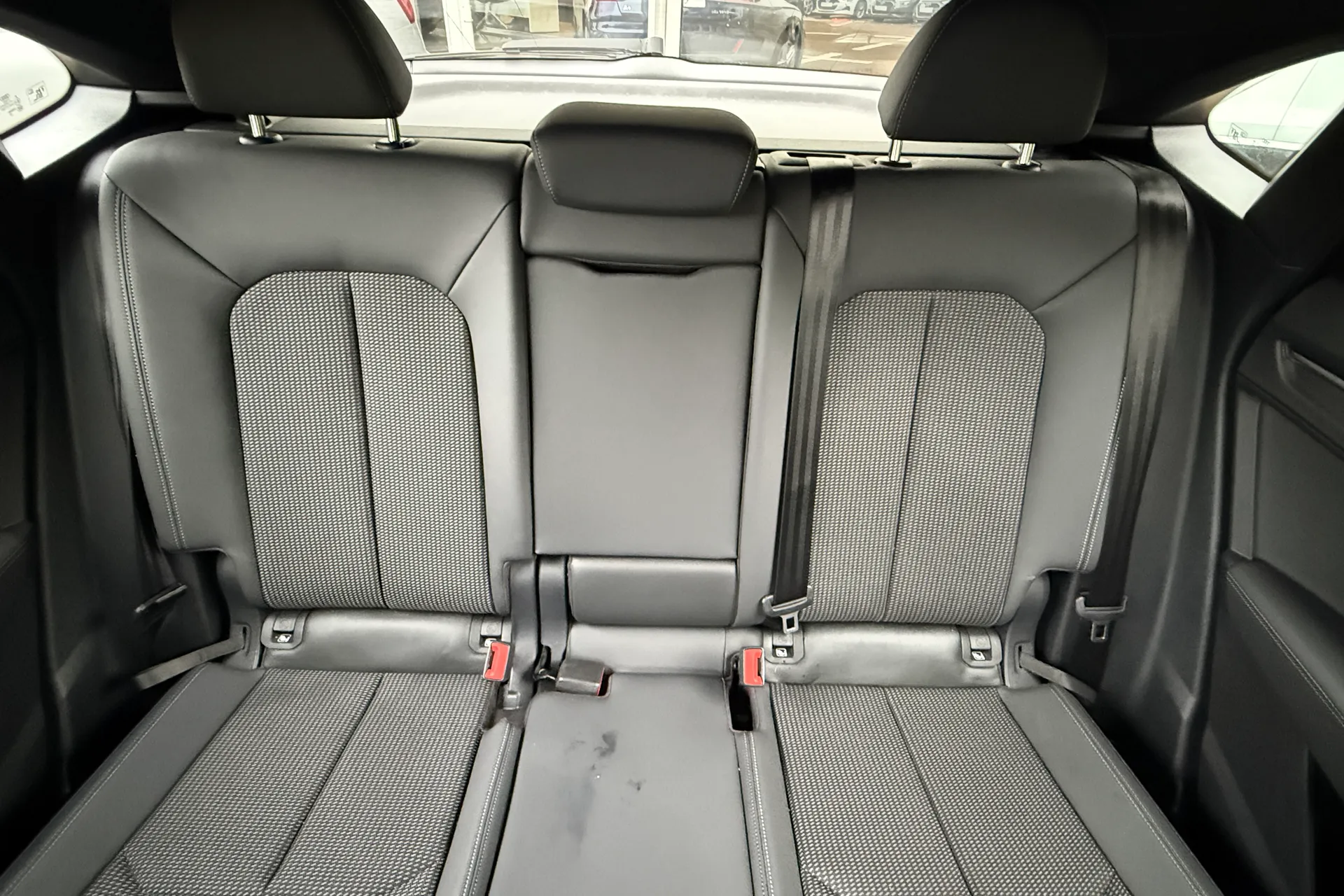 Audi Q3 thumbnail image number 27