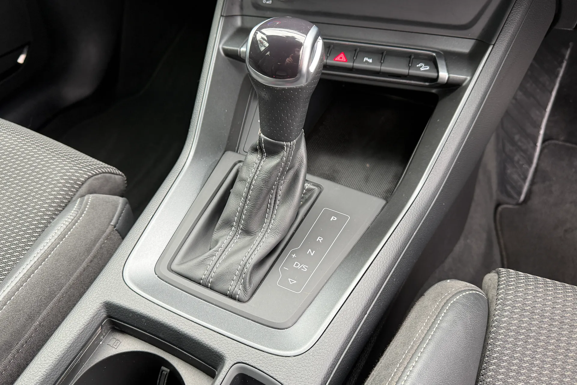 Audi Q3 thumbnail image number 50