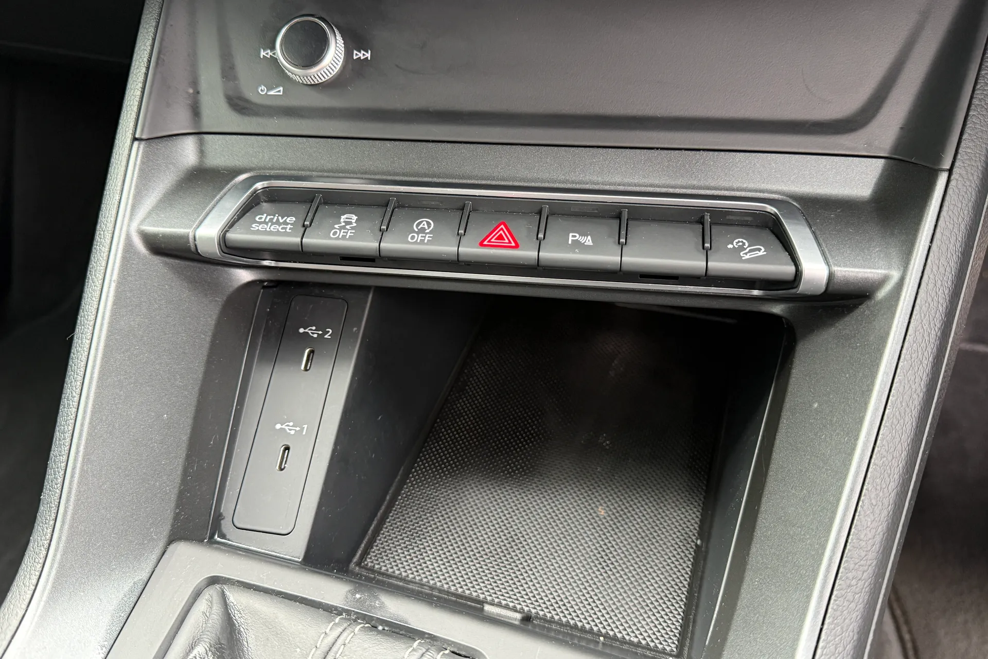 Audi Q3 thumbnail image number 51