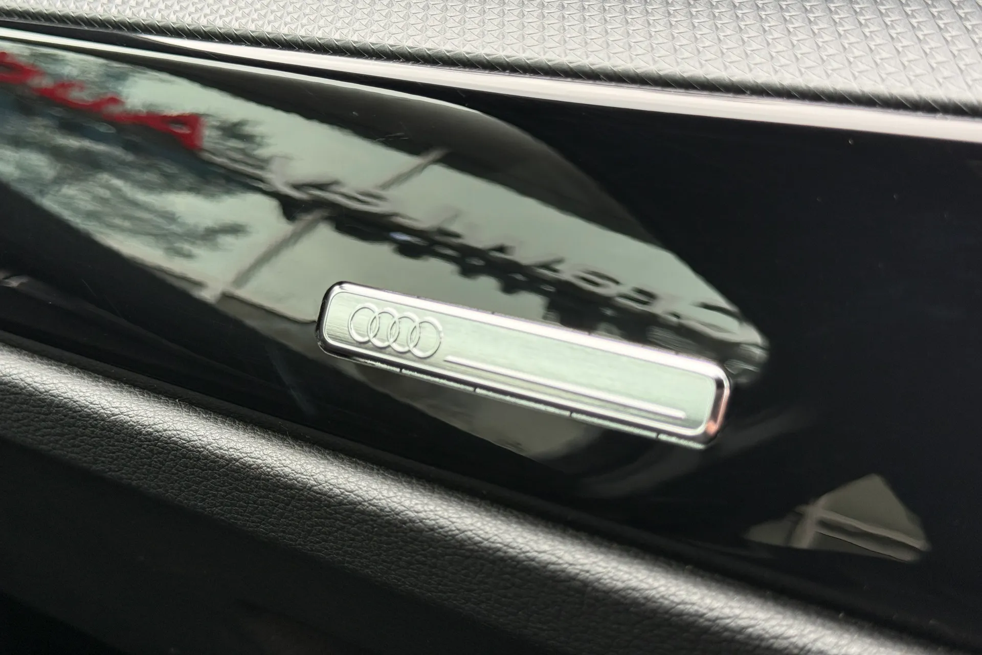 Audi Q3 thumbnail image number 42