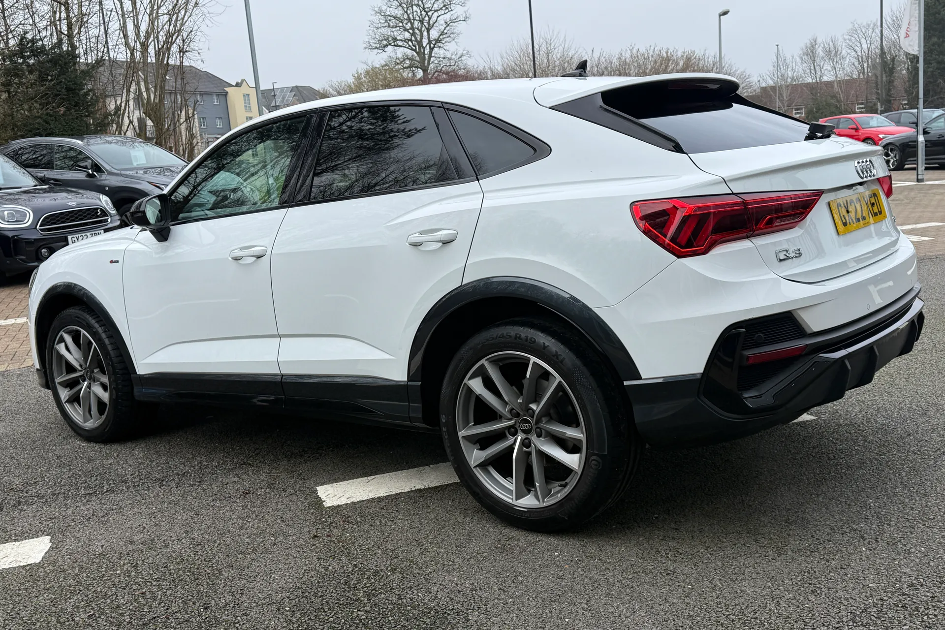 Audi Q3 thumbnail image number 10