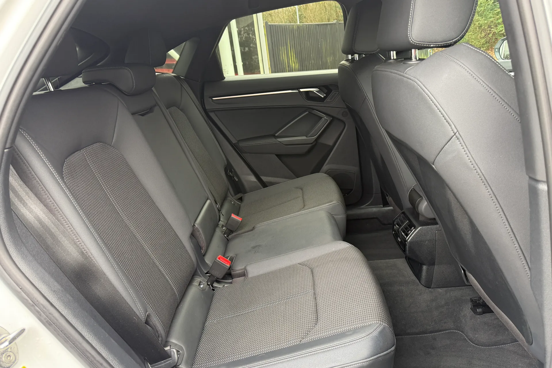 Audi Q3 thumbnail image number 11