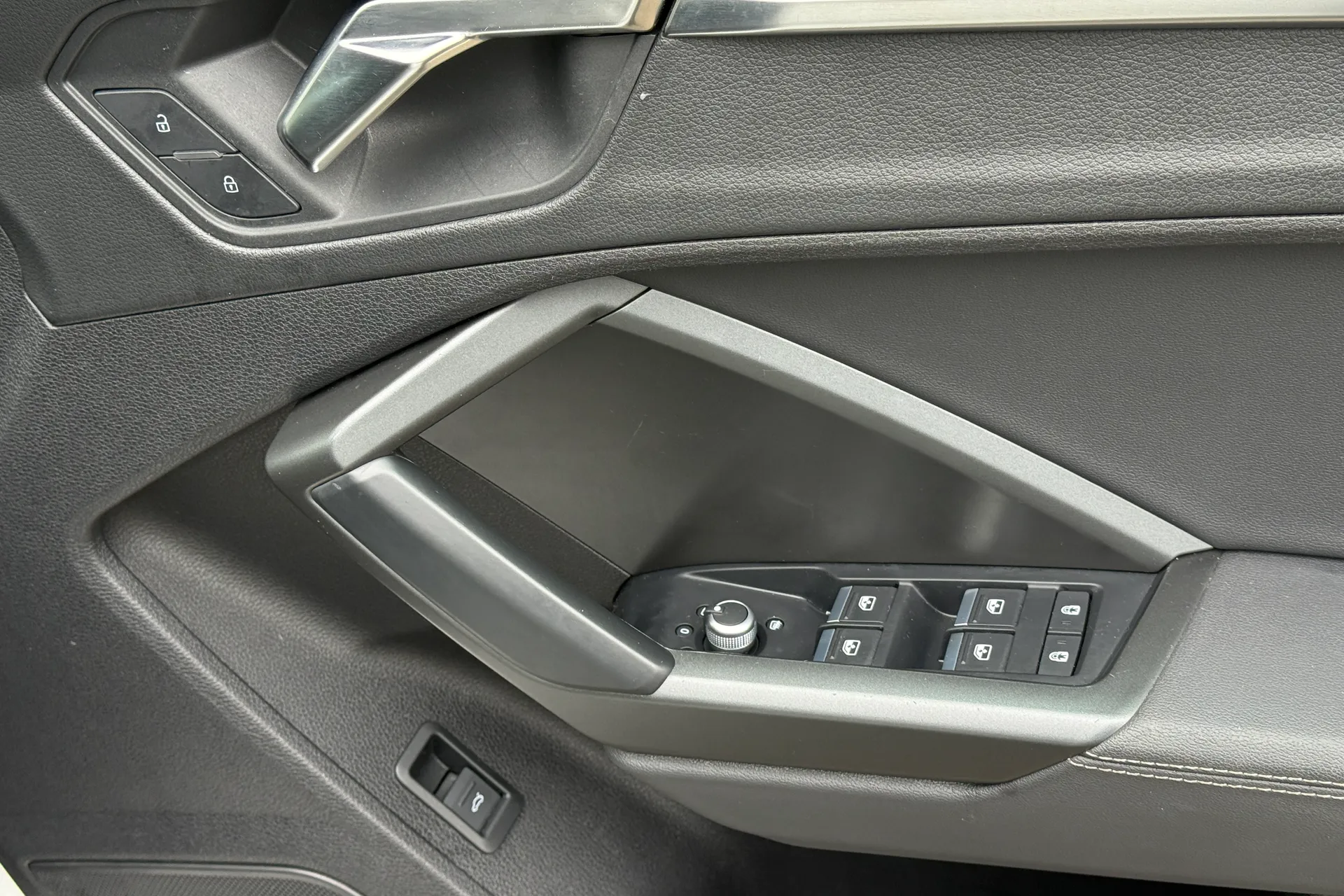 Audi Q3 thumbnail image number 46