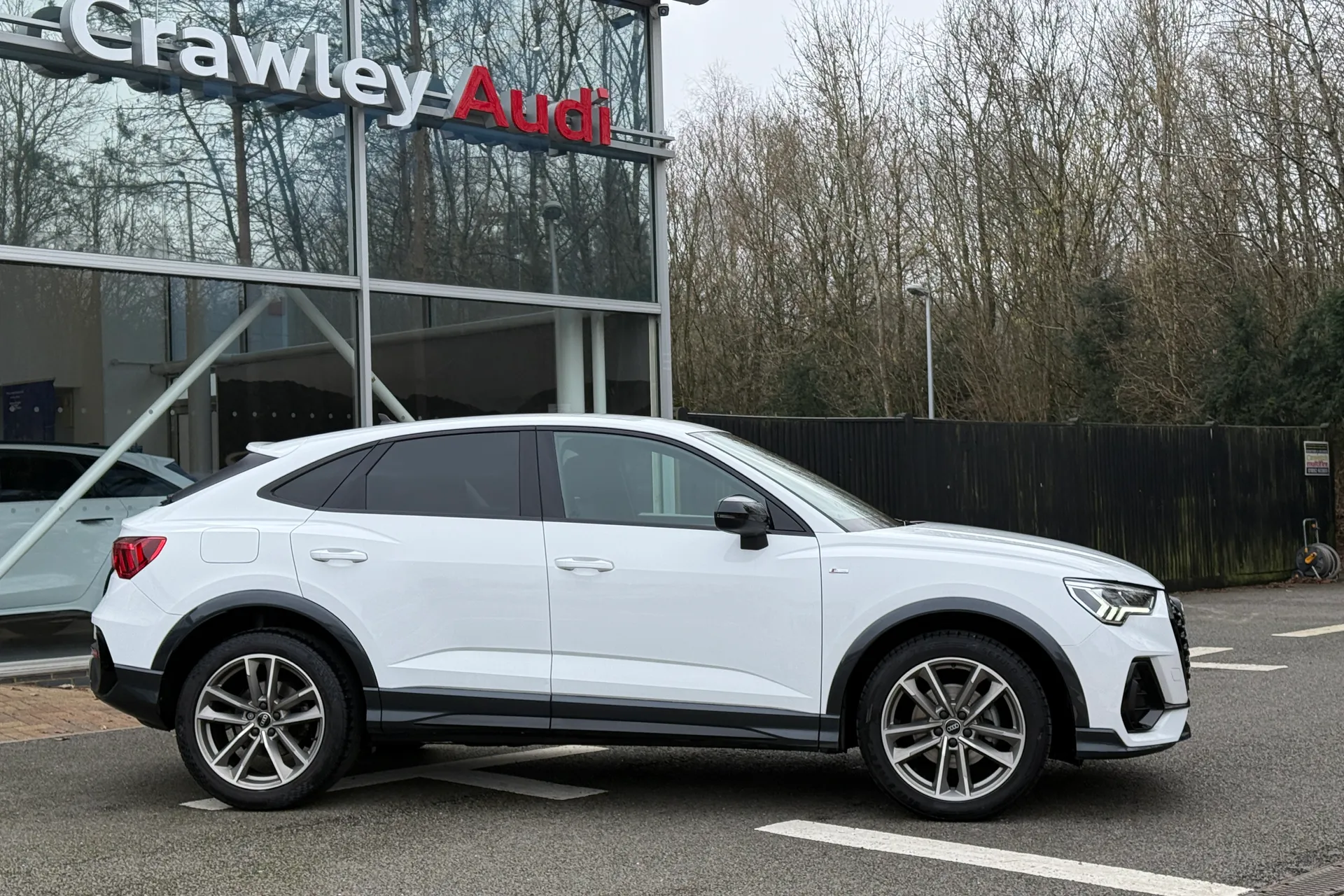 Audi Q3 thumbnail image number 2