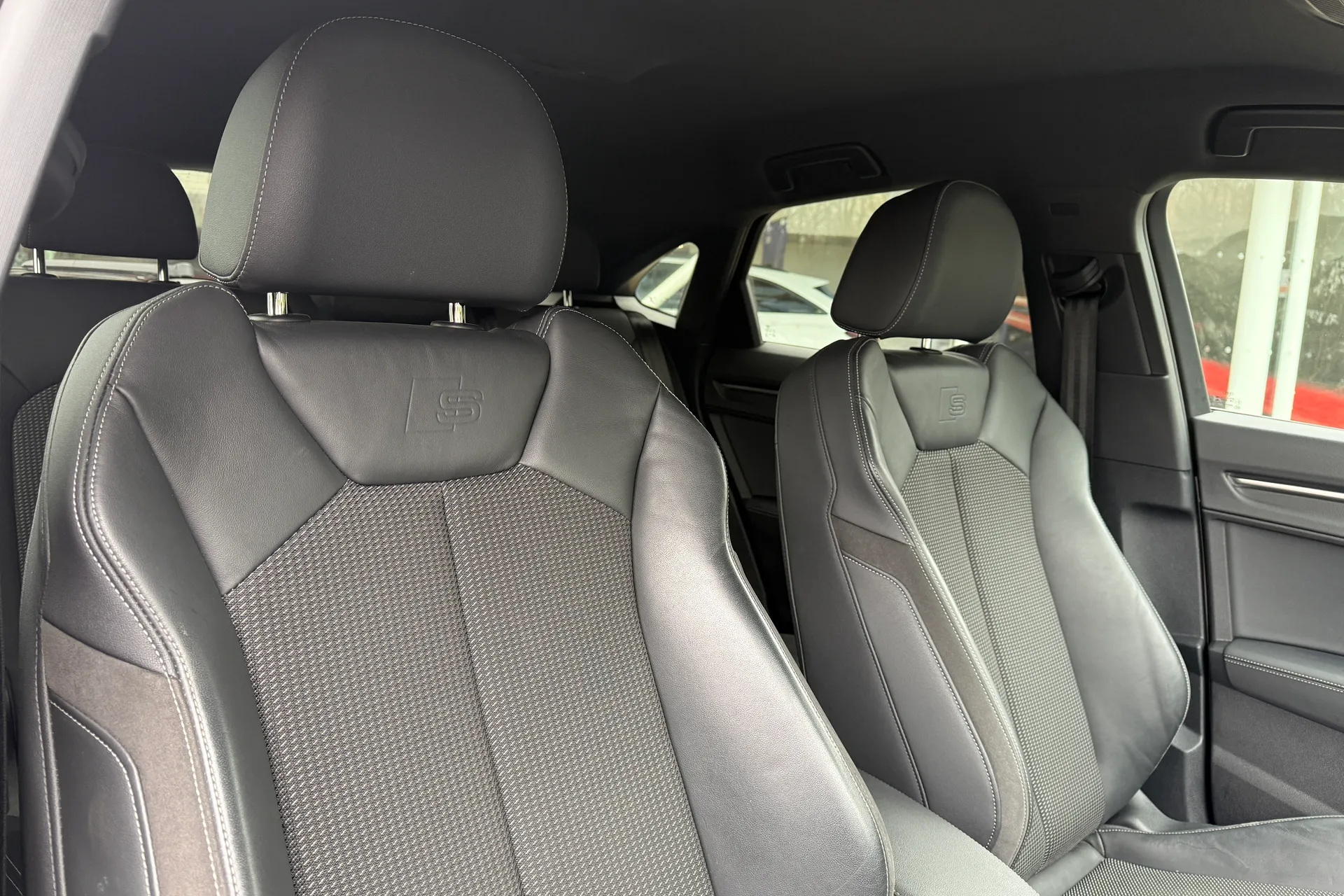 Audi Q3 thumbnail image number 40