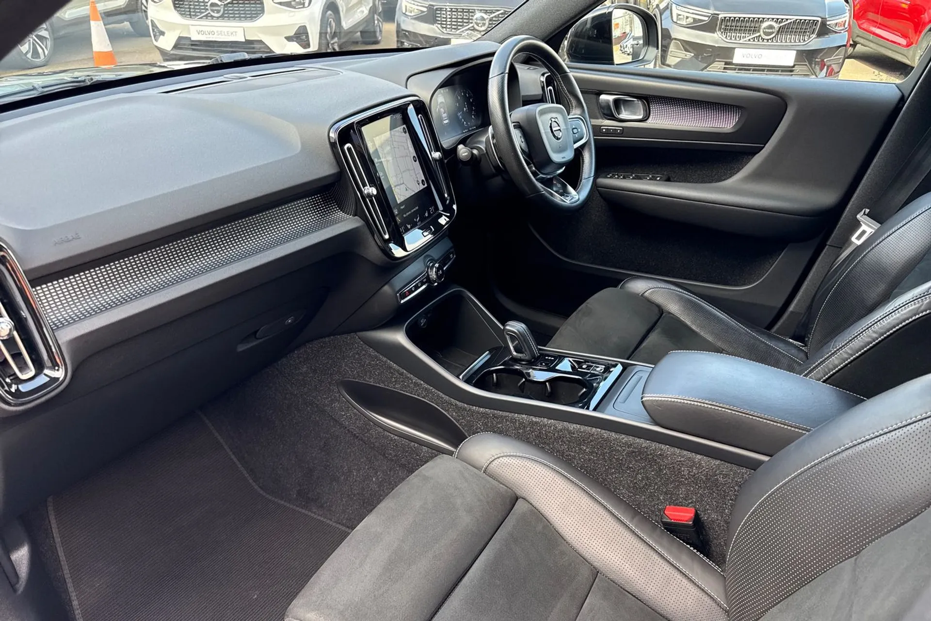 Volvo XC40 thumbnail image number 27