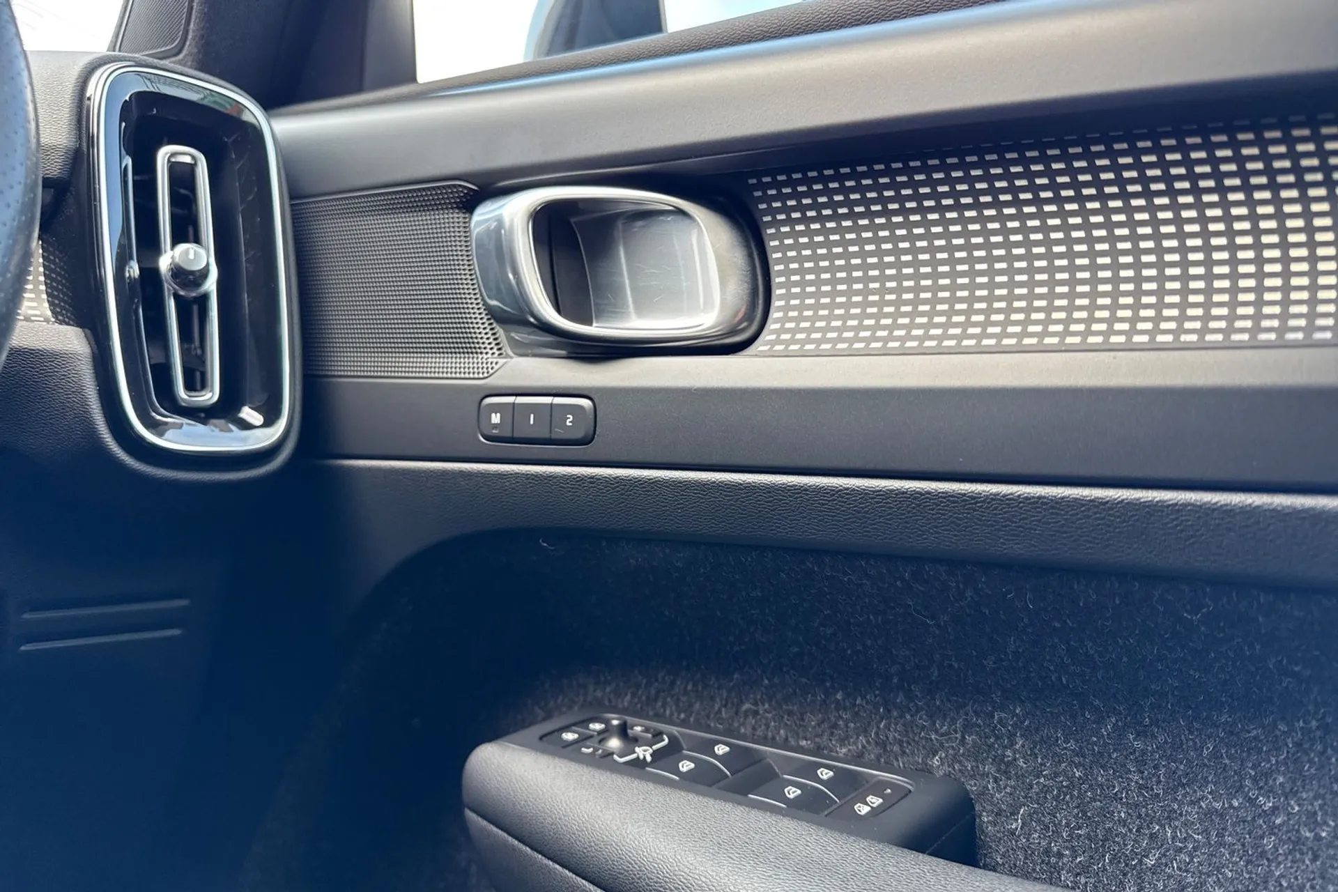 Volvo XC40 thumbnail image number 42