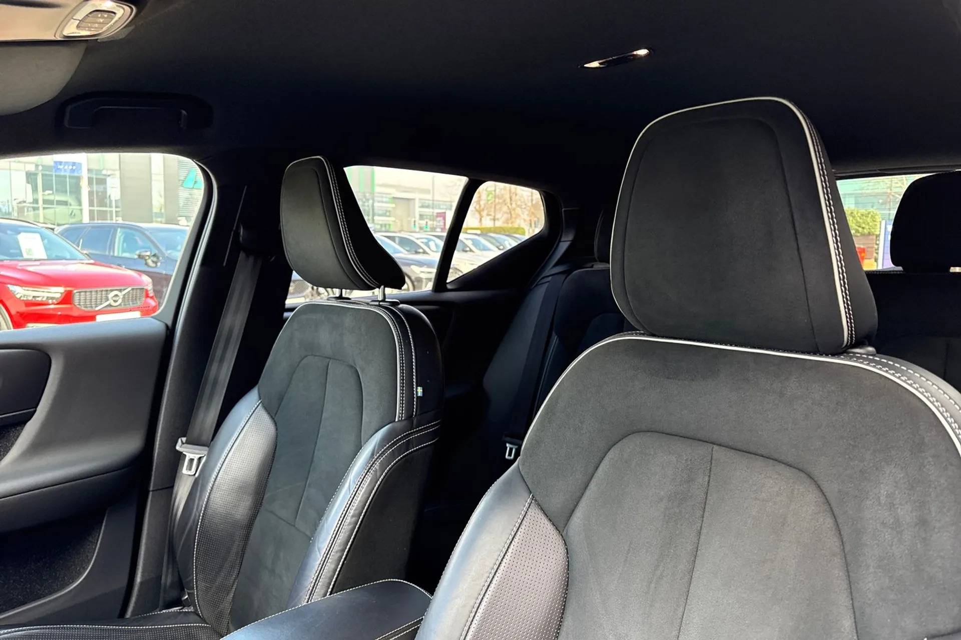 Volvo XC40 thumbnail image number 29