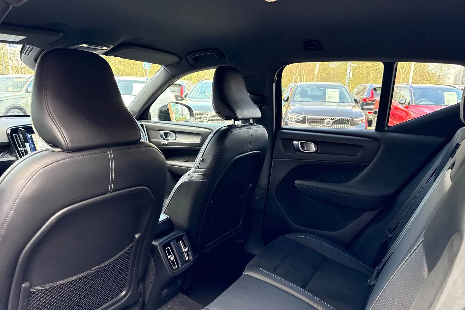 Volvo XC40 thumbnail image number 31