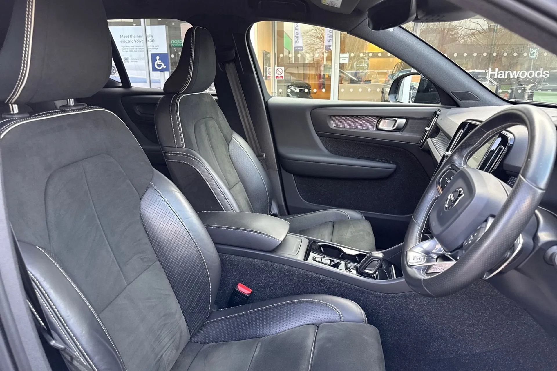 Volvo XC40 thumbnail image number 26