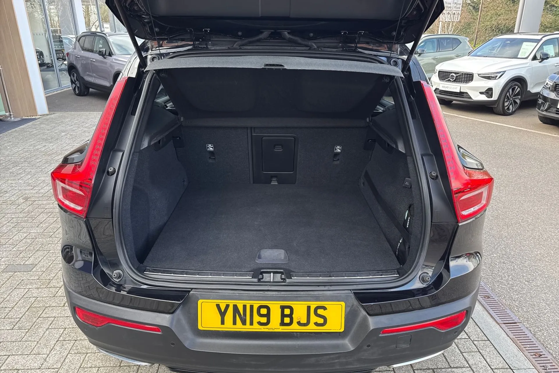 Volvo XC40 thumbnail image number 20