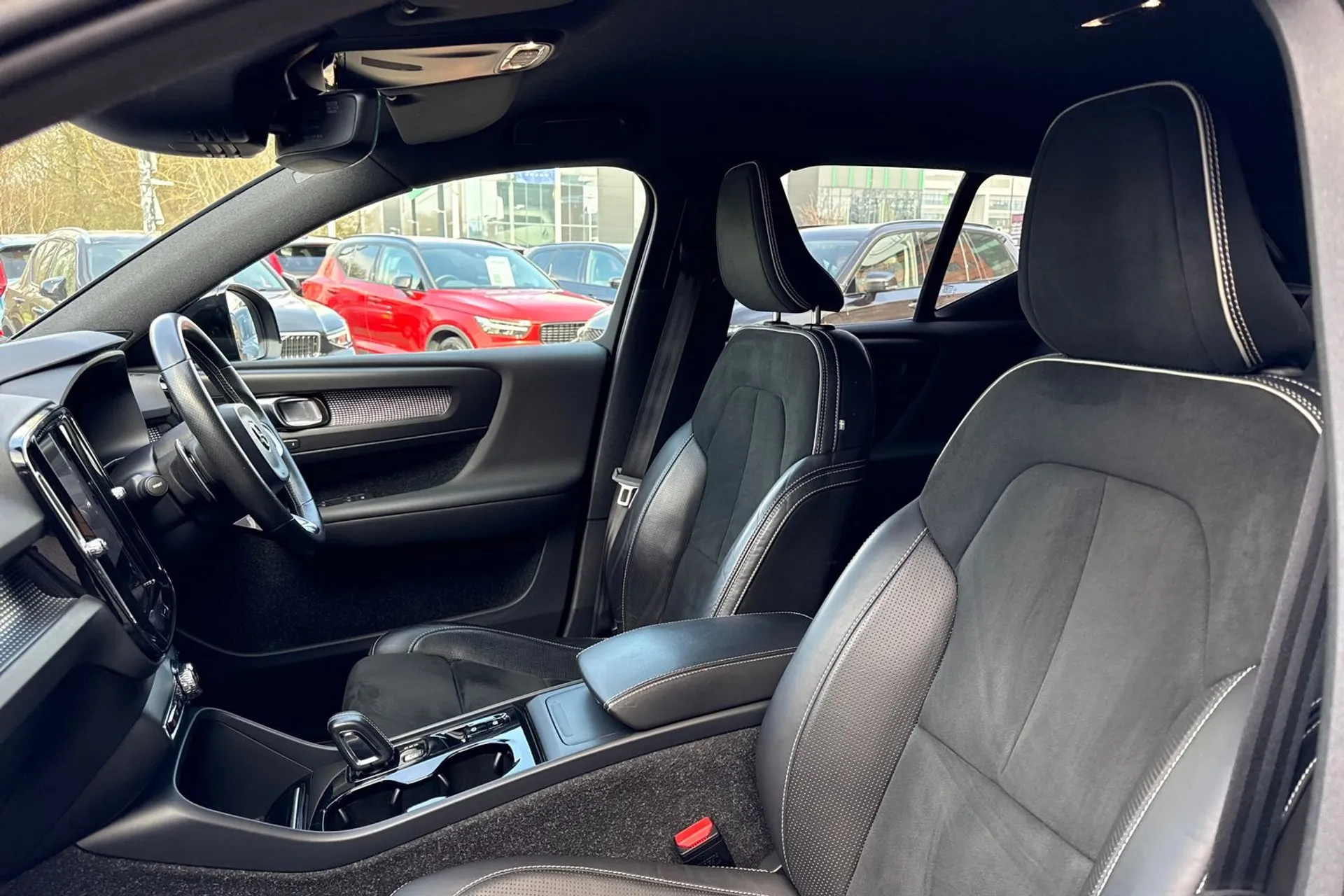 Volvo XC40 thumbnail image number 28