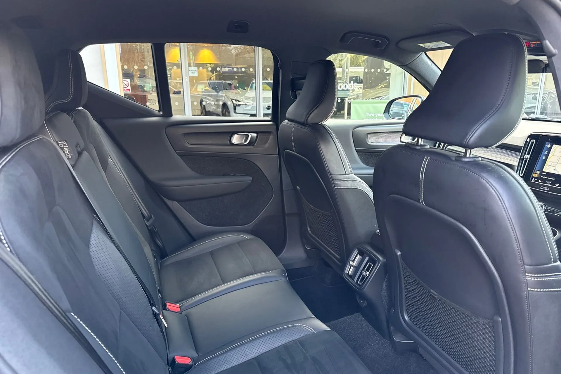 Volvo XC40 thumbnail image number 23