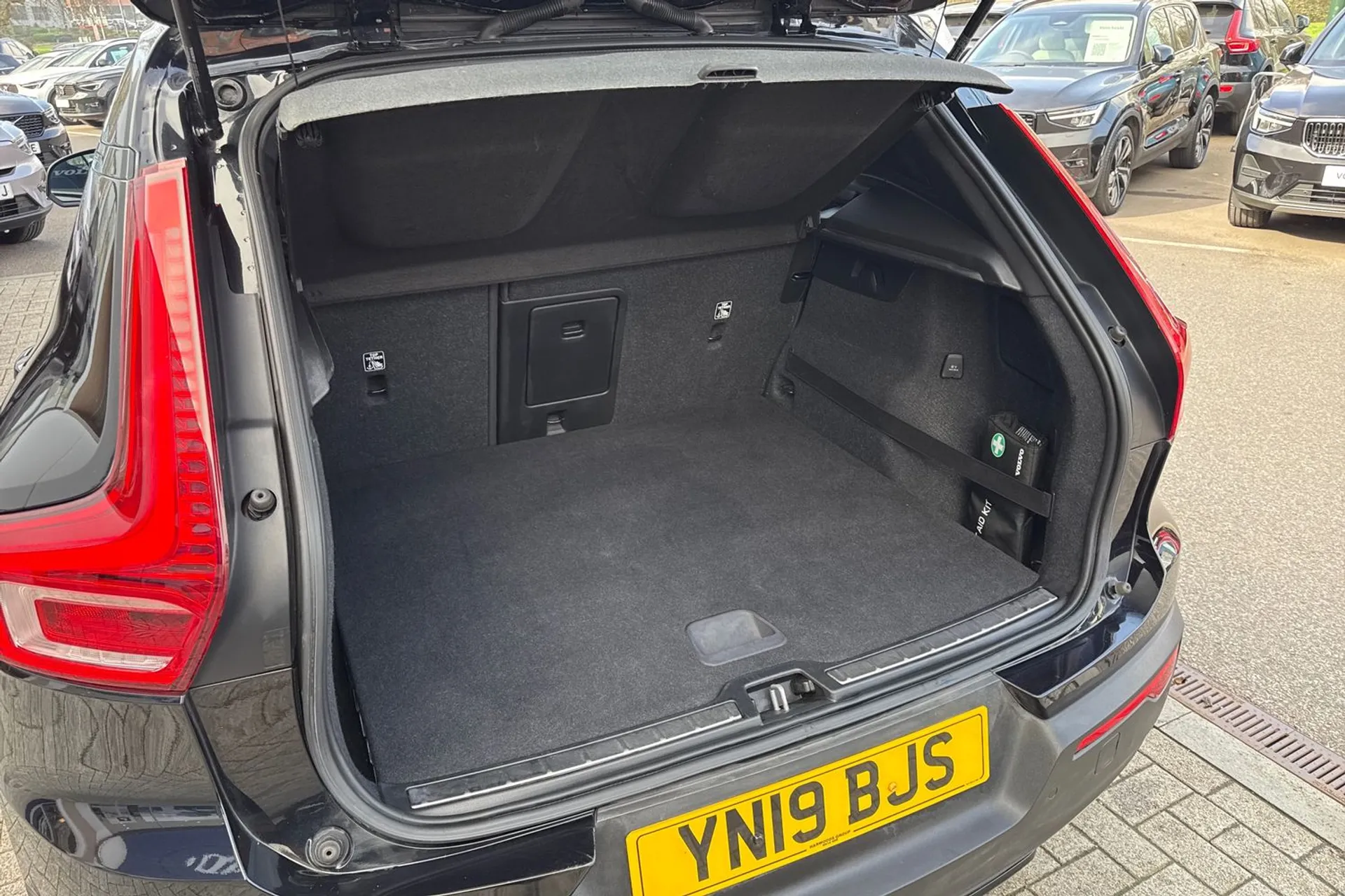 Volvo XC40 thumbnail image number 21