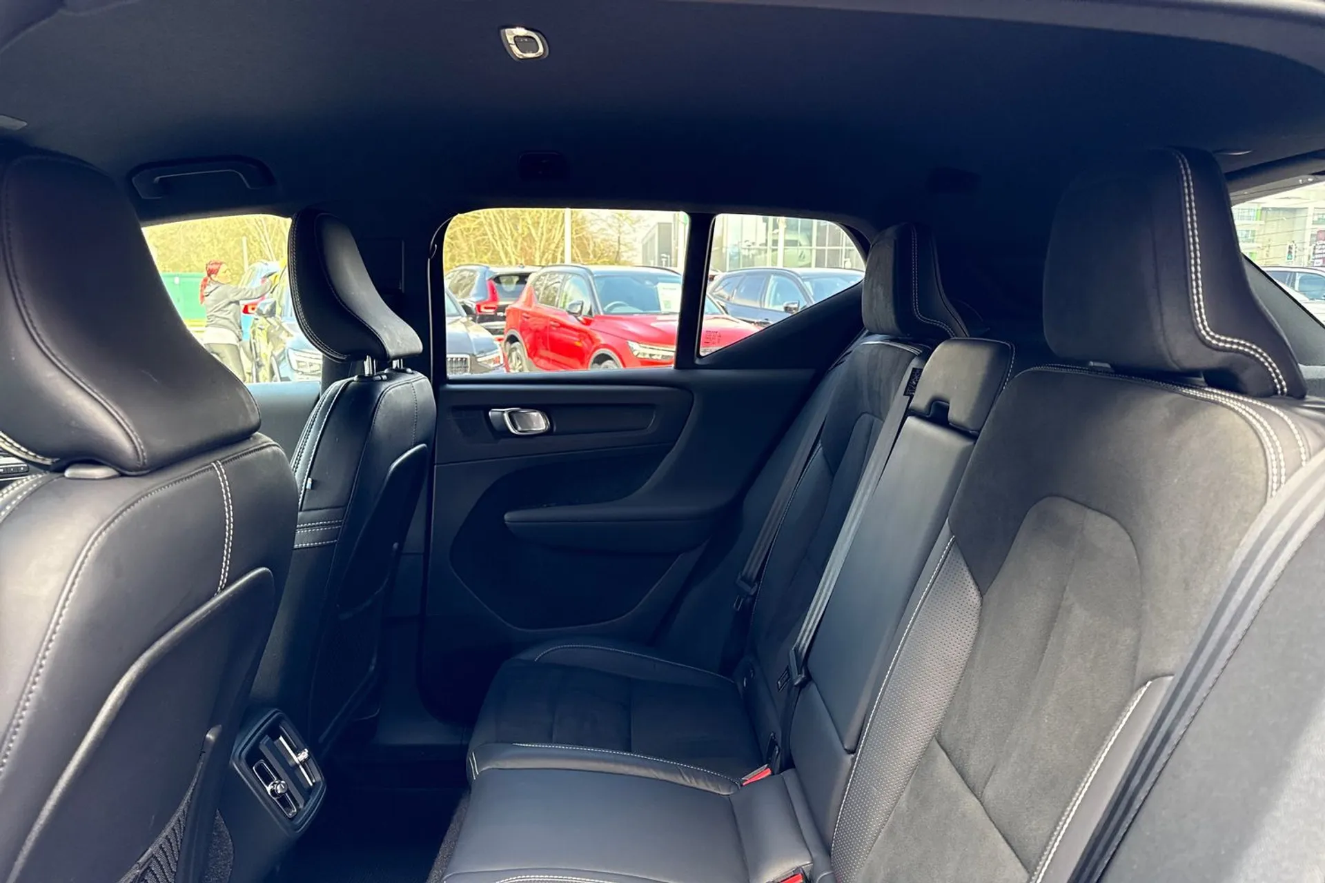 Volvo XC40 thumbnail image number 30