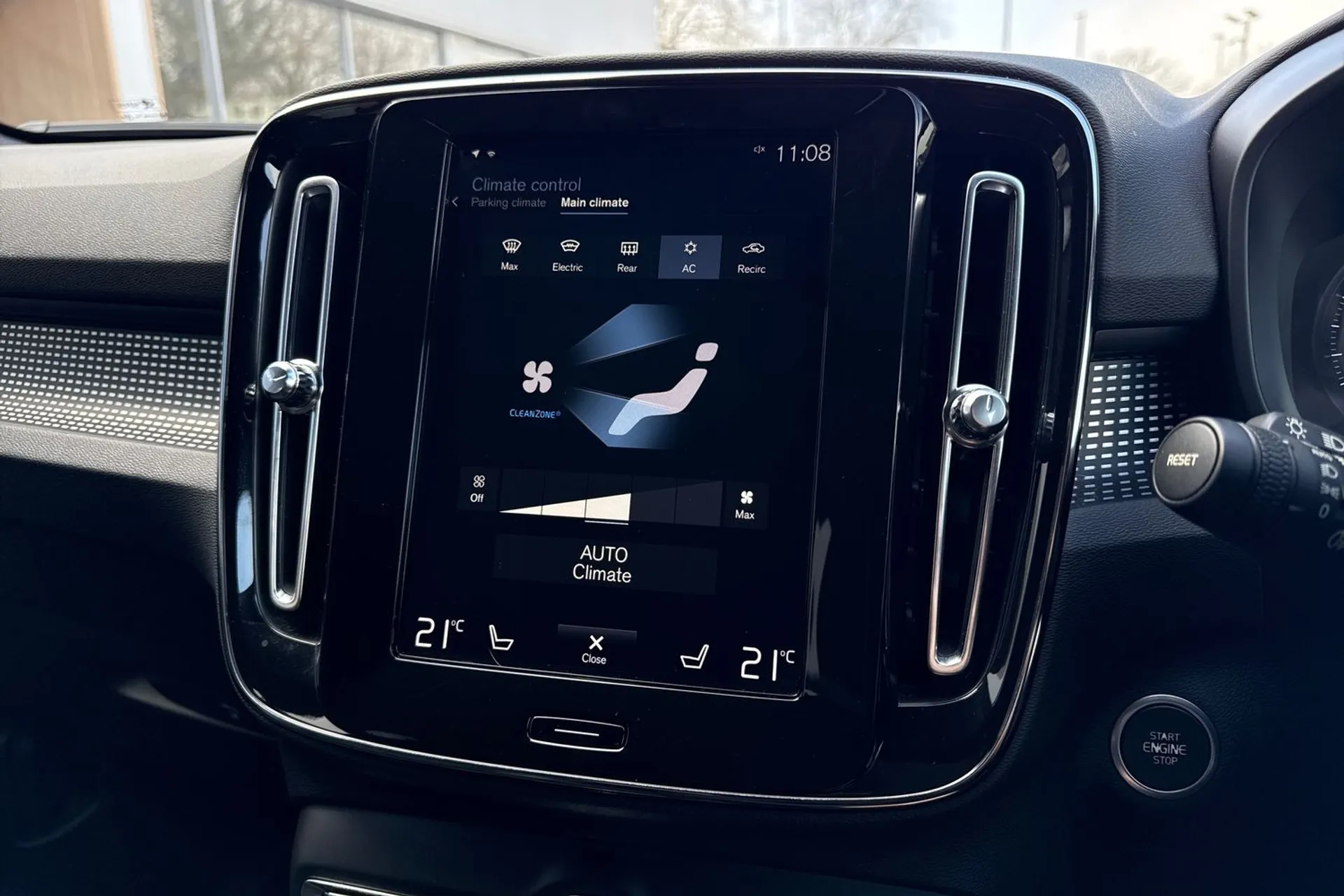 Volvo XC40 thumbnail image number 38