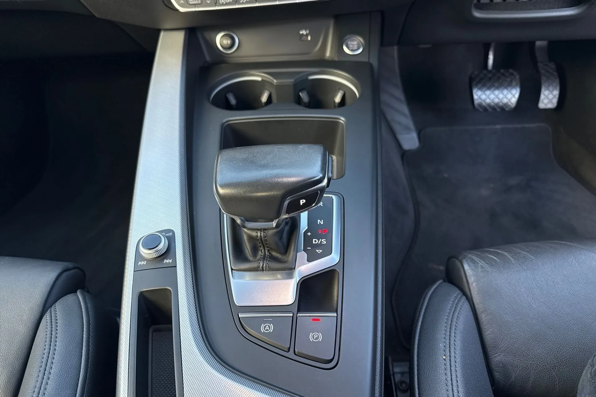 Audi A5 thumbnail image number 40