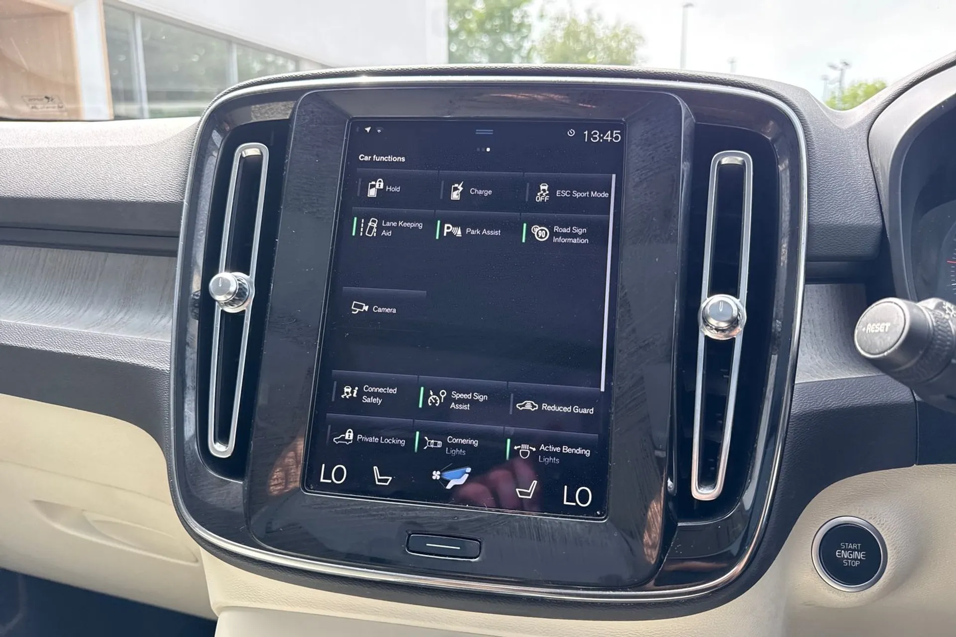 Volvo XC40 thumbnail image number 41