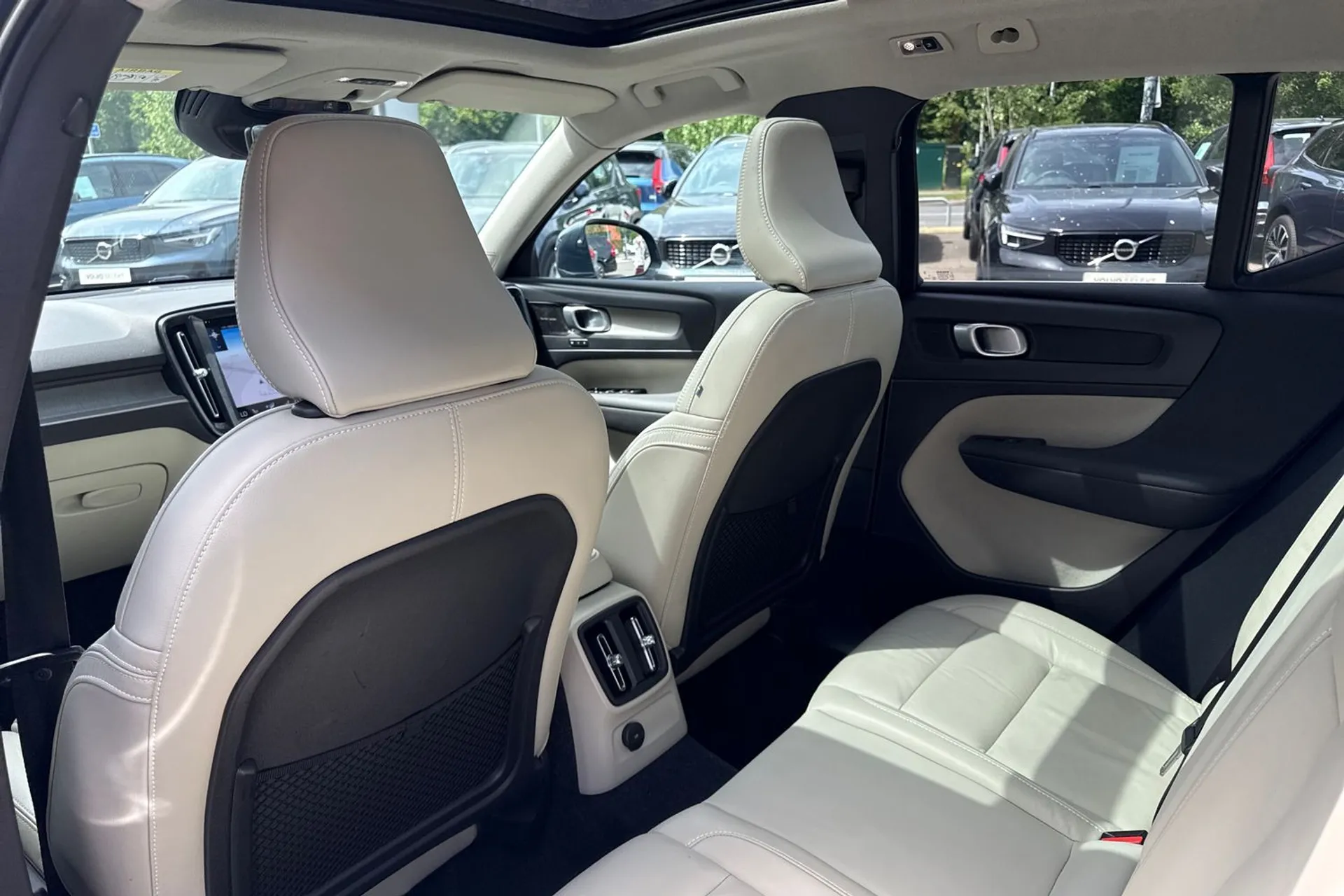 Volvo XC40 thumbnail image number 31