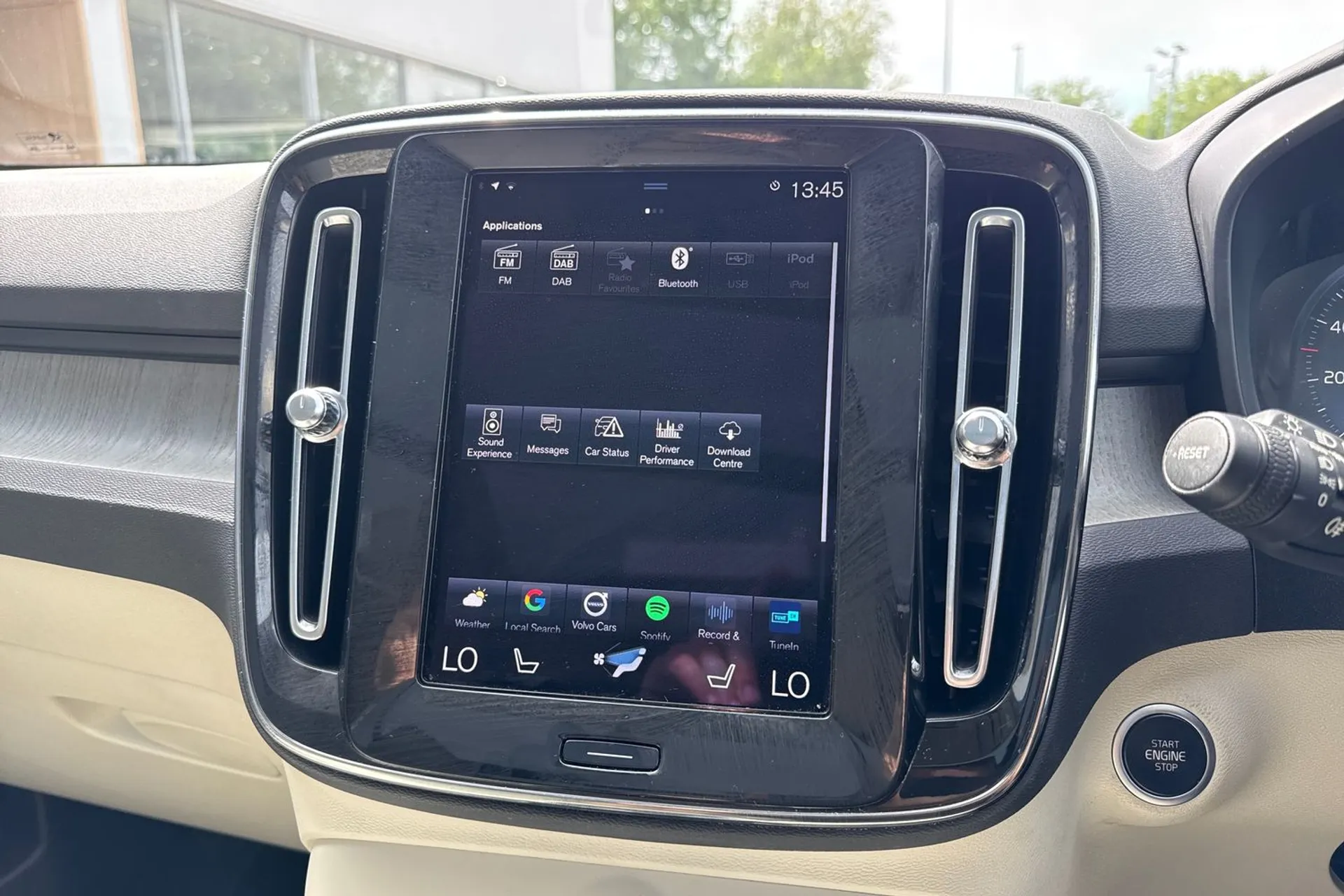 Volvo XC40 thumbnail image number 40