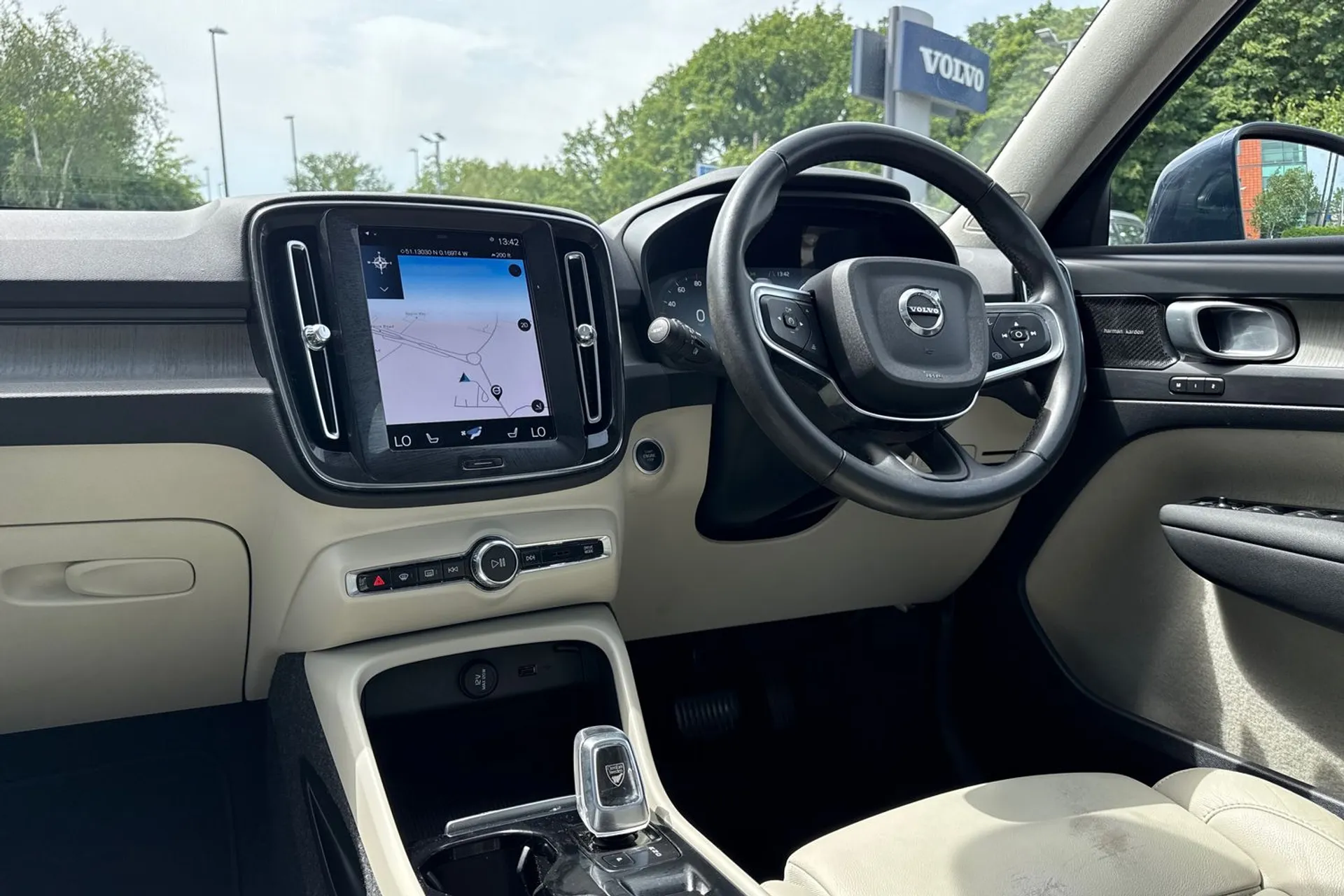 Volvo XC40 thumbnail image number 35
